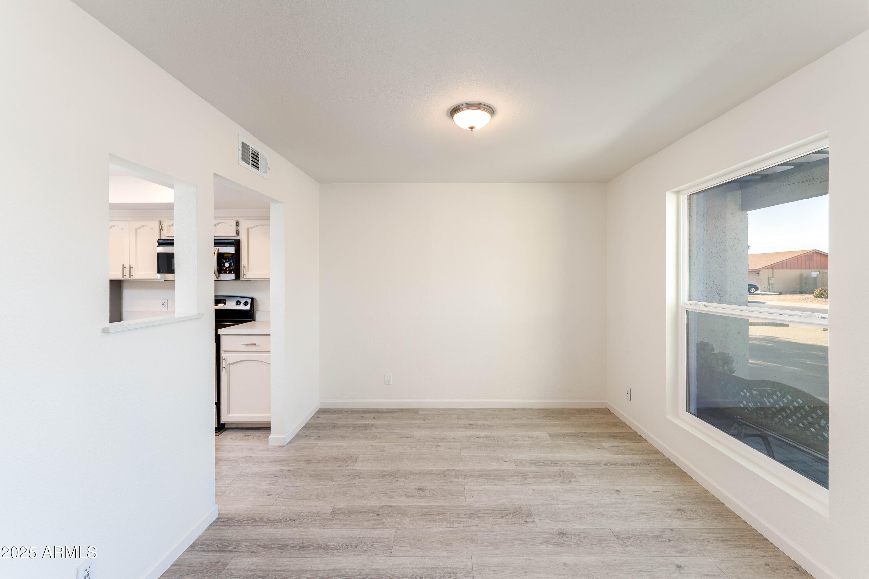 4033 W SHARON Avenue