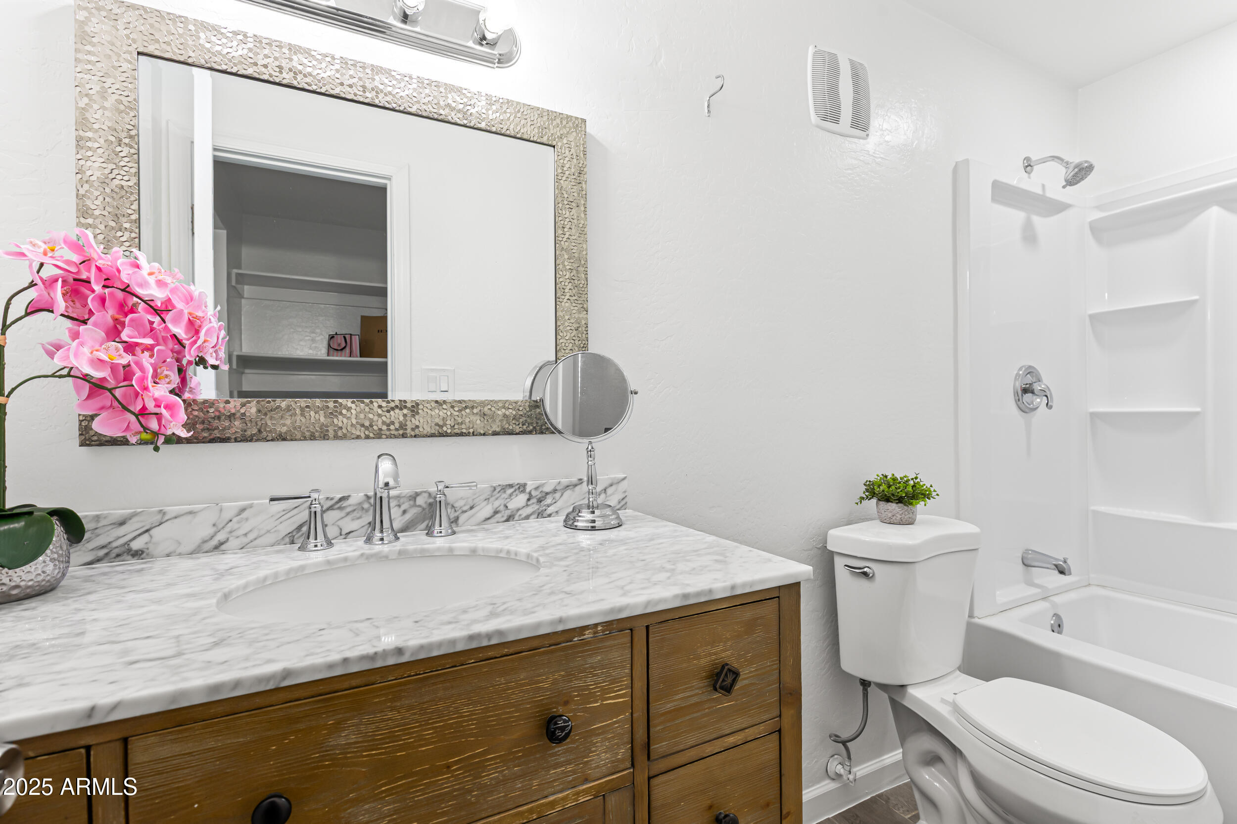 6010 W COOLIDGE Street