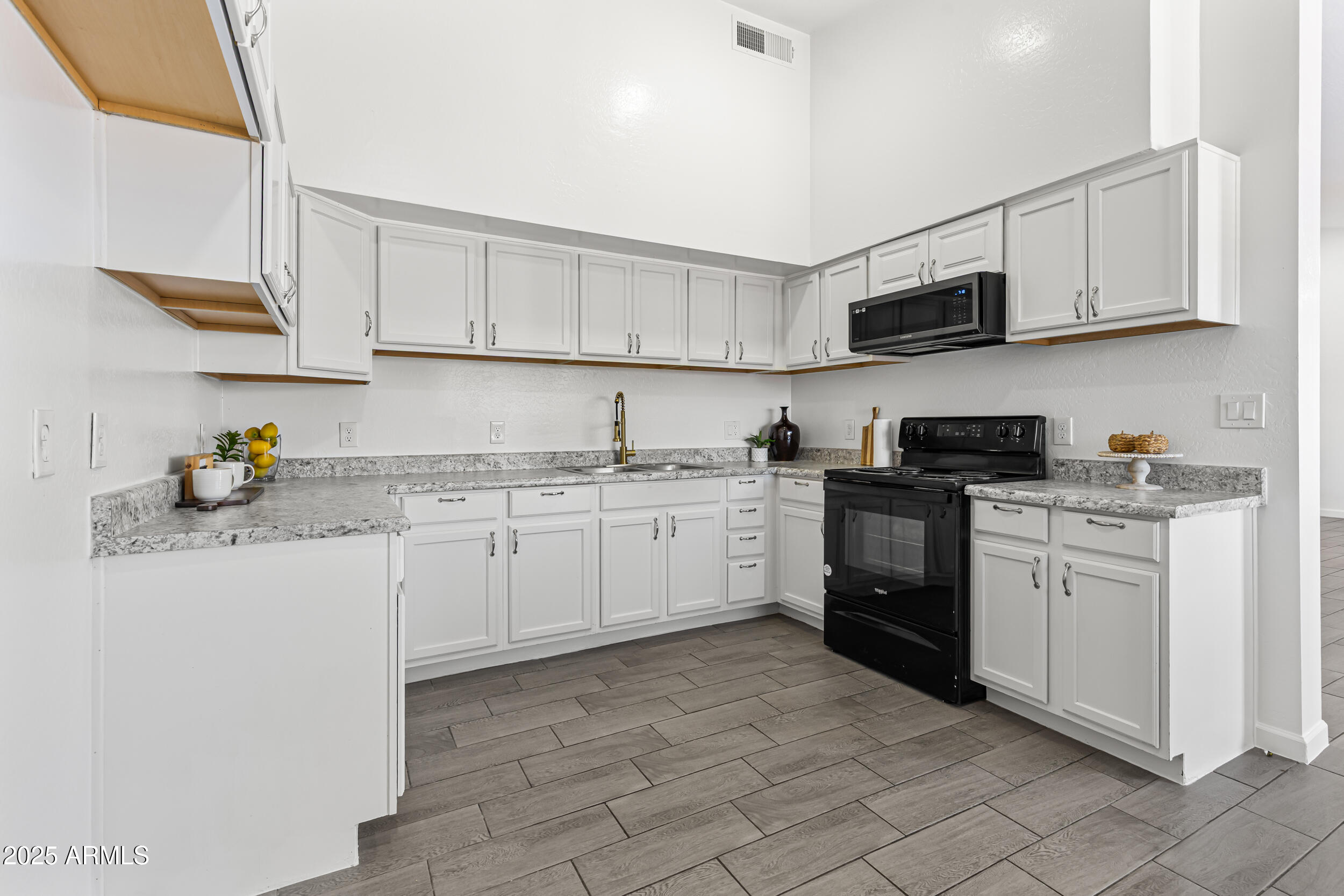 6010 W COOLIDGE Street