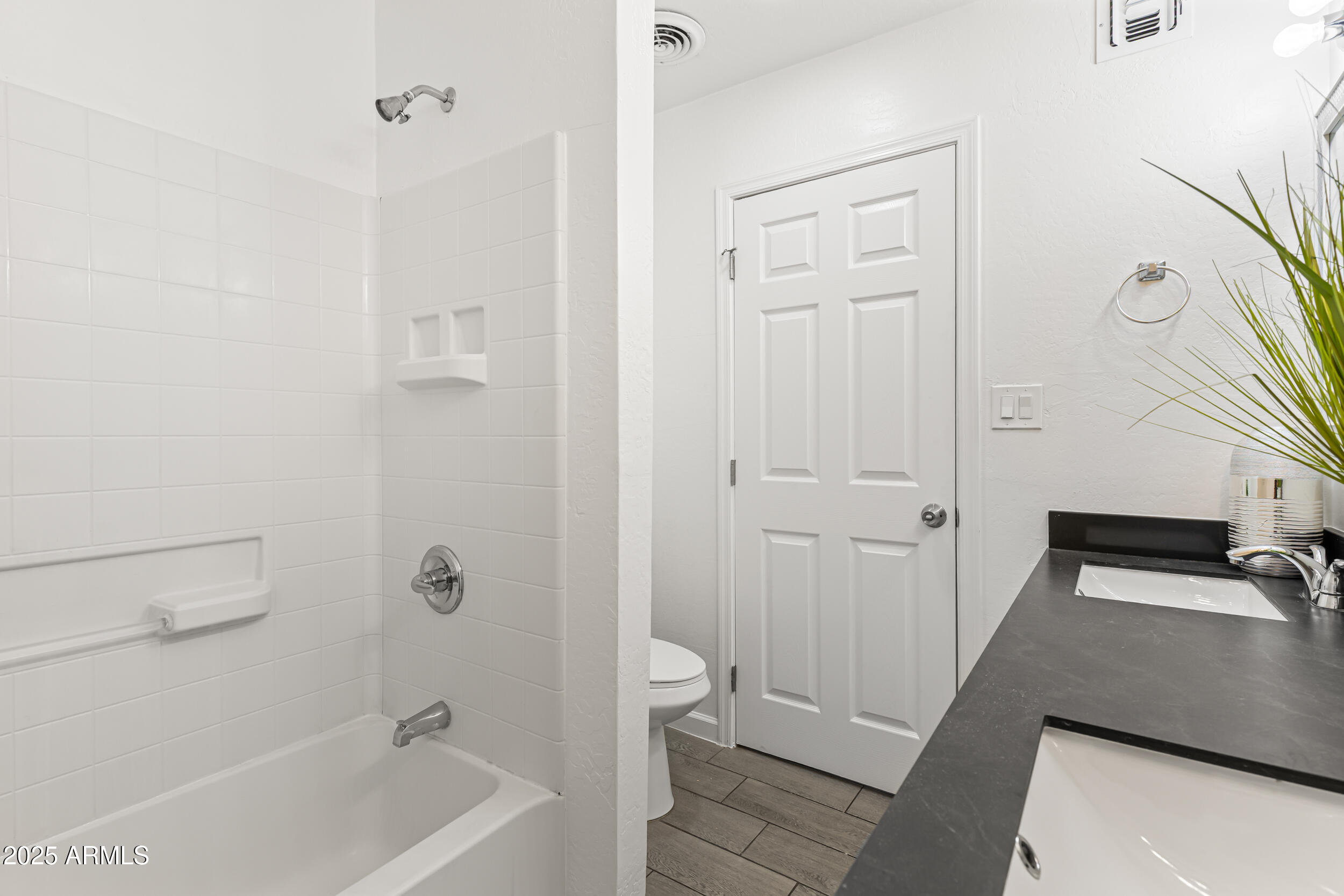 6010 W COOLIDGE Street