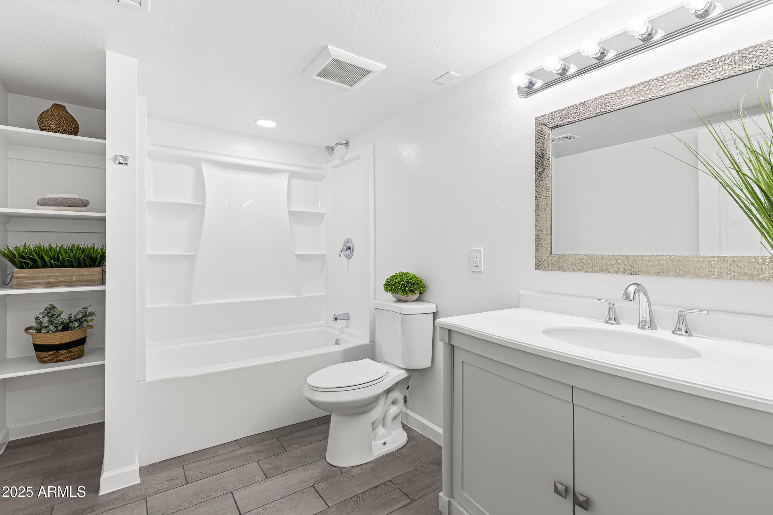 6010 W COOLIDGE Street