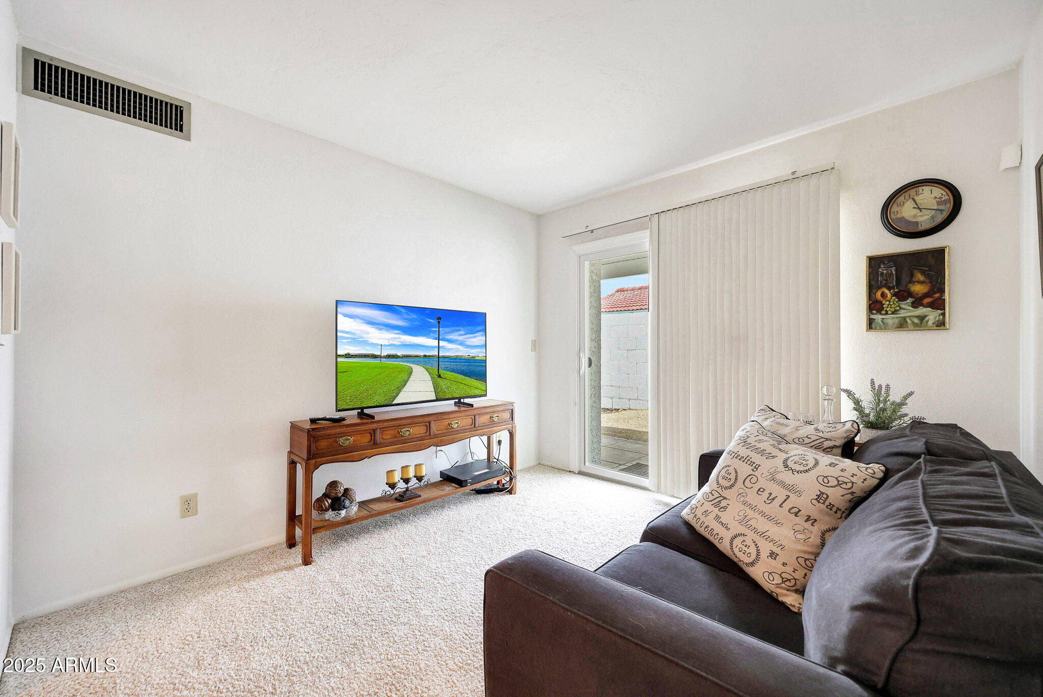 1122 E MICHELLE Drive