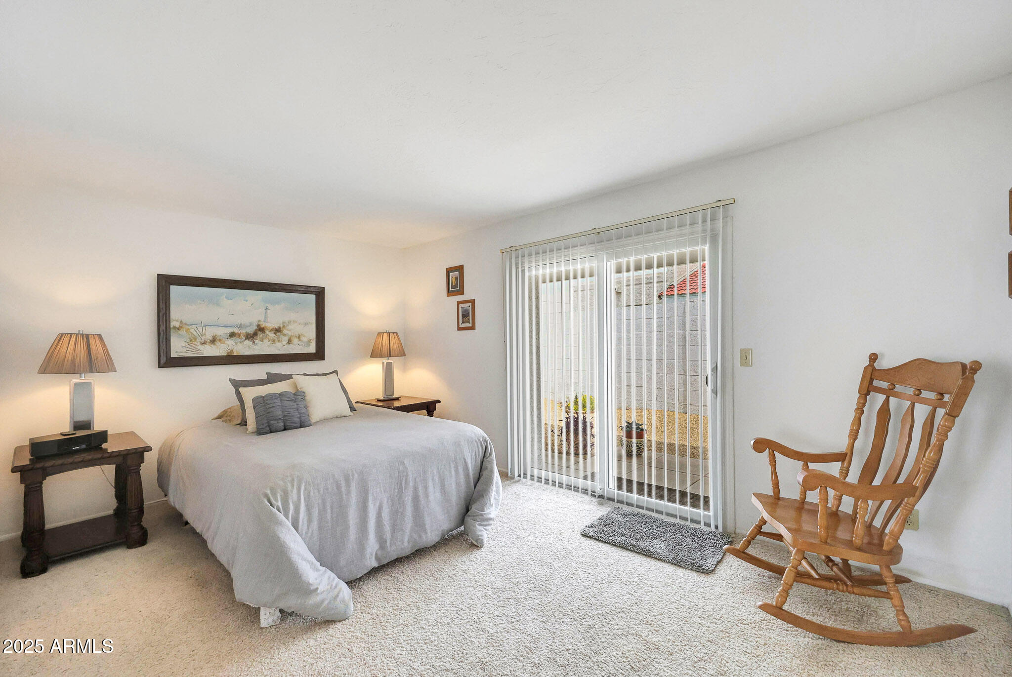 1122 E MICHELLE Drive