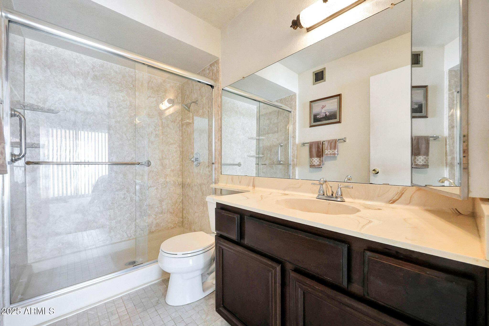 1122 E MICHELLE Drive