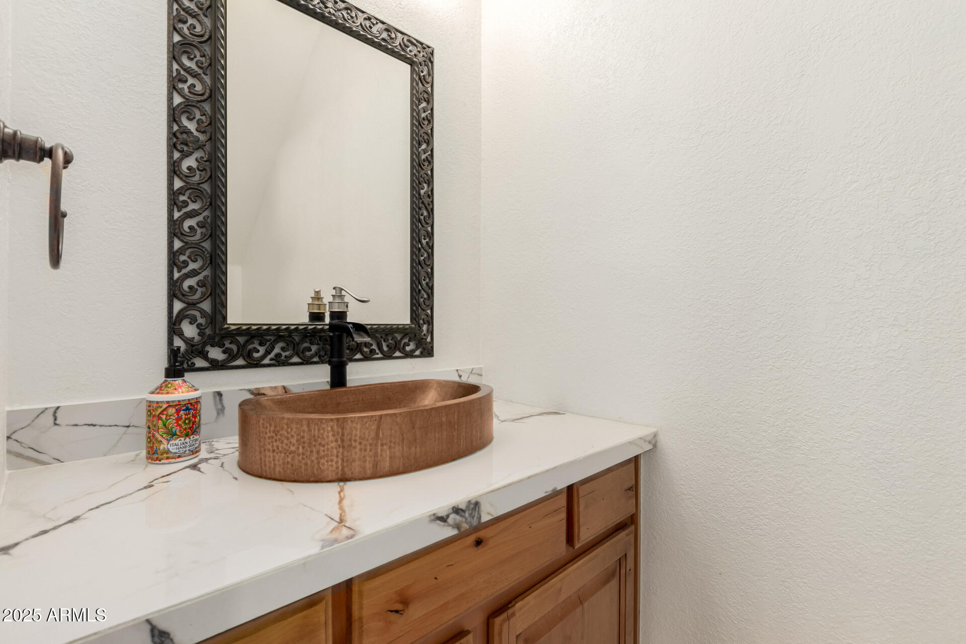 4801 E QUIEN SABE Way