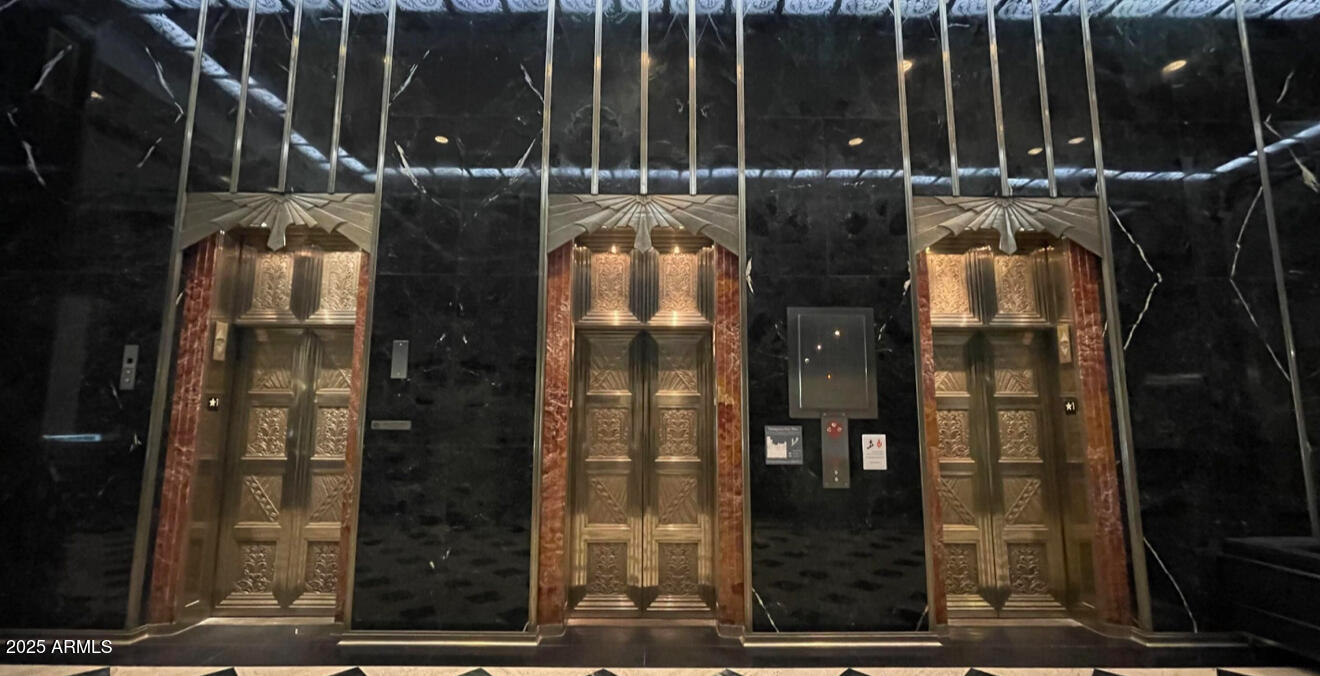 114 W Adams Street, 505