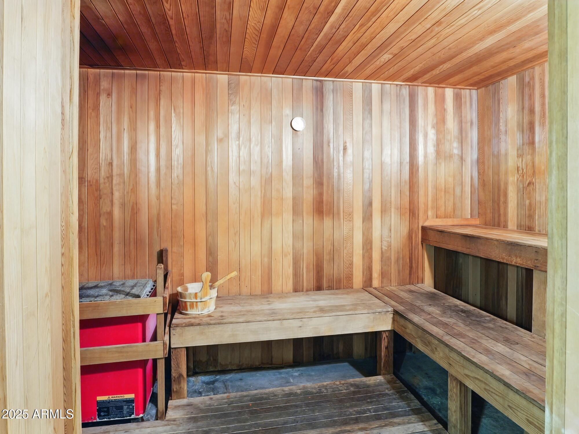 114 W Adams Street, 505