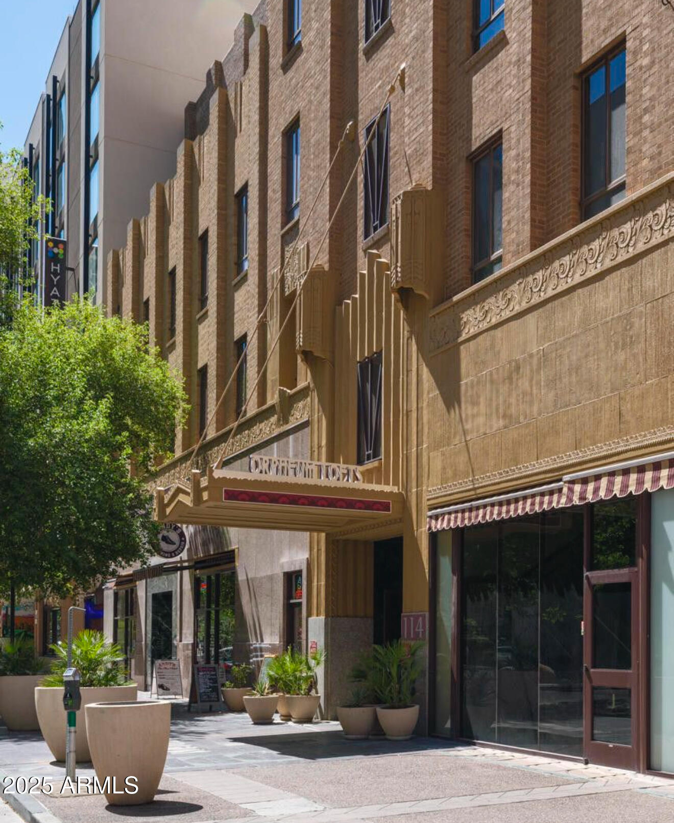 114 W Adams Street, 505