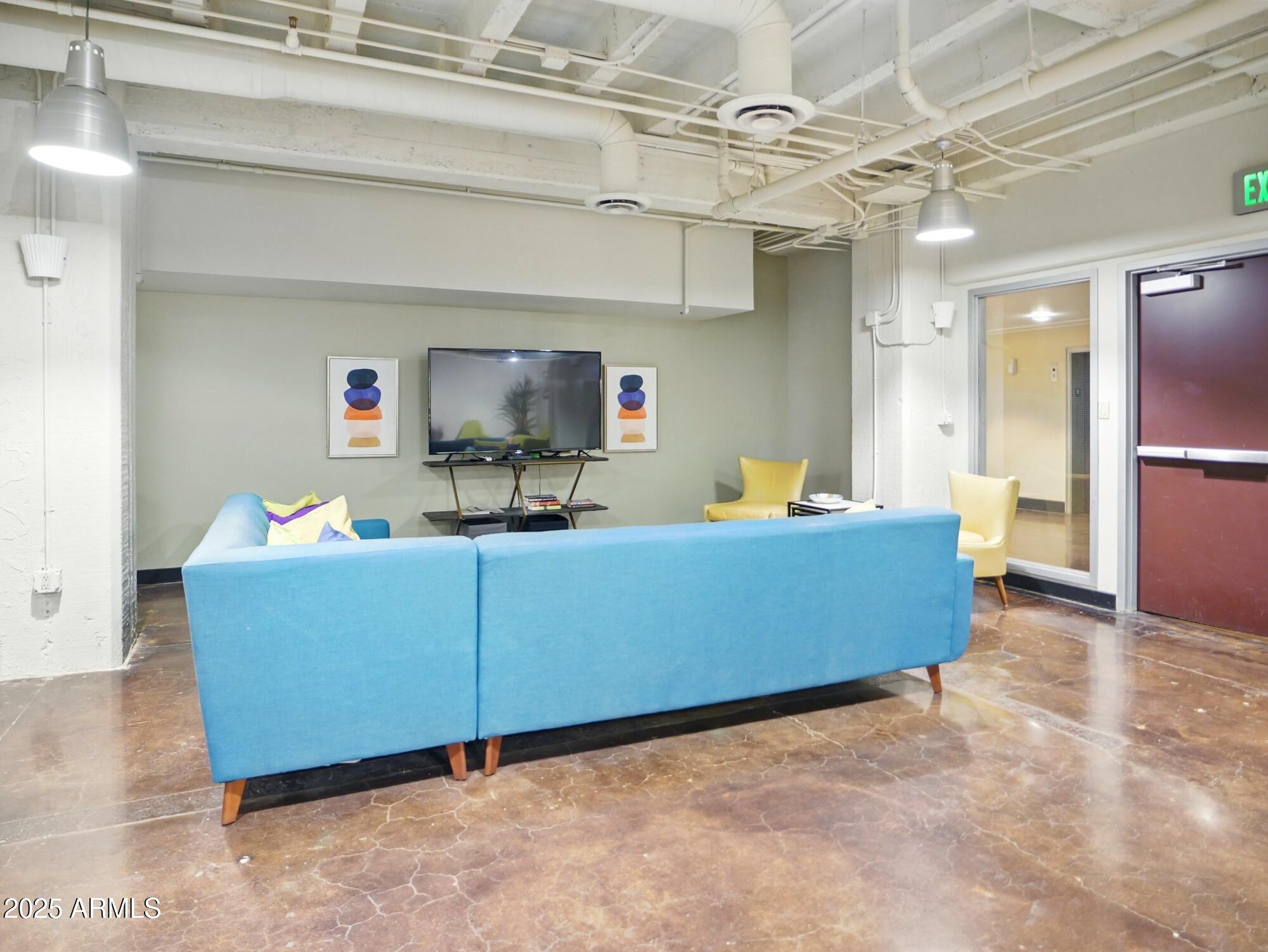 114 W Adams Street, 505