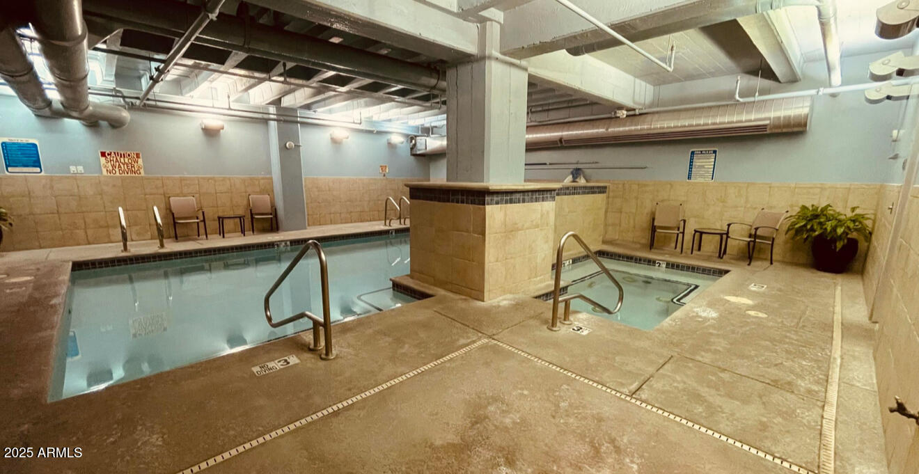 114 W Adams Street, 505