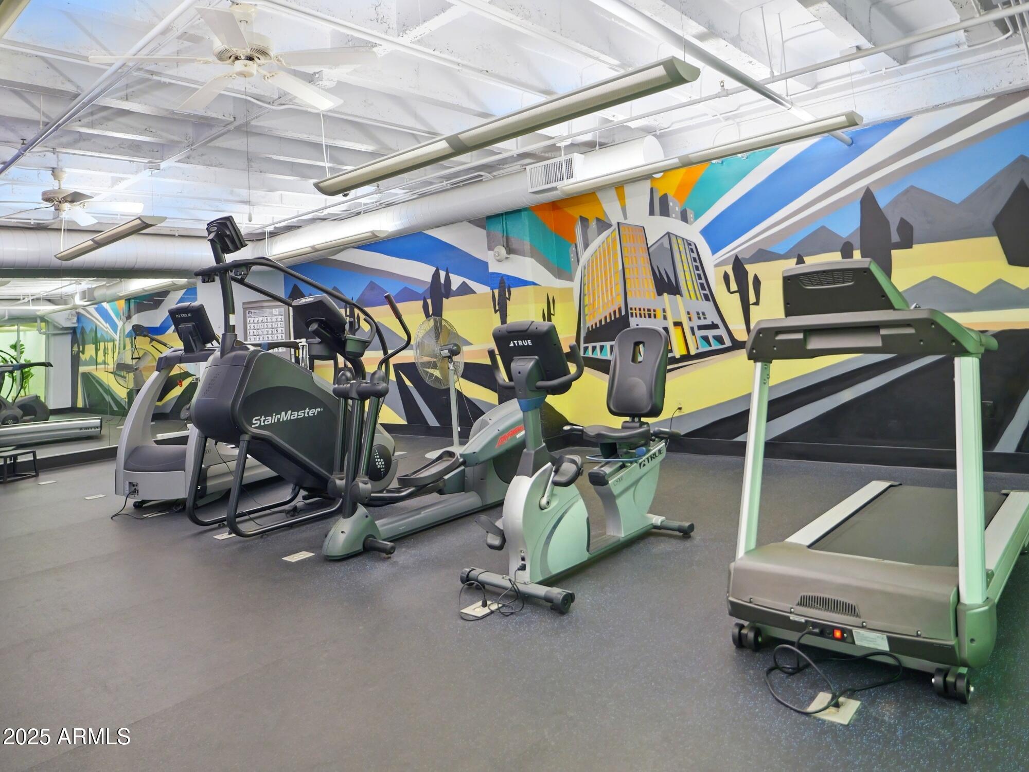 114 W Adams Street, 505