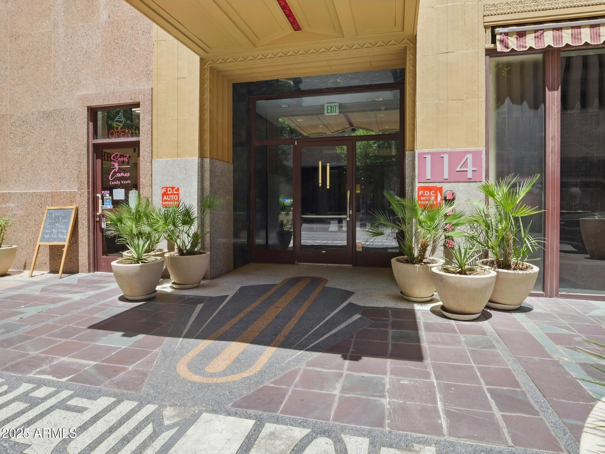 114 W Adams Street, 505