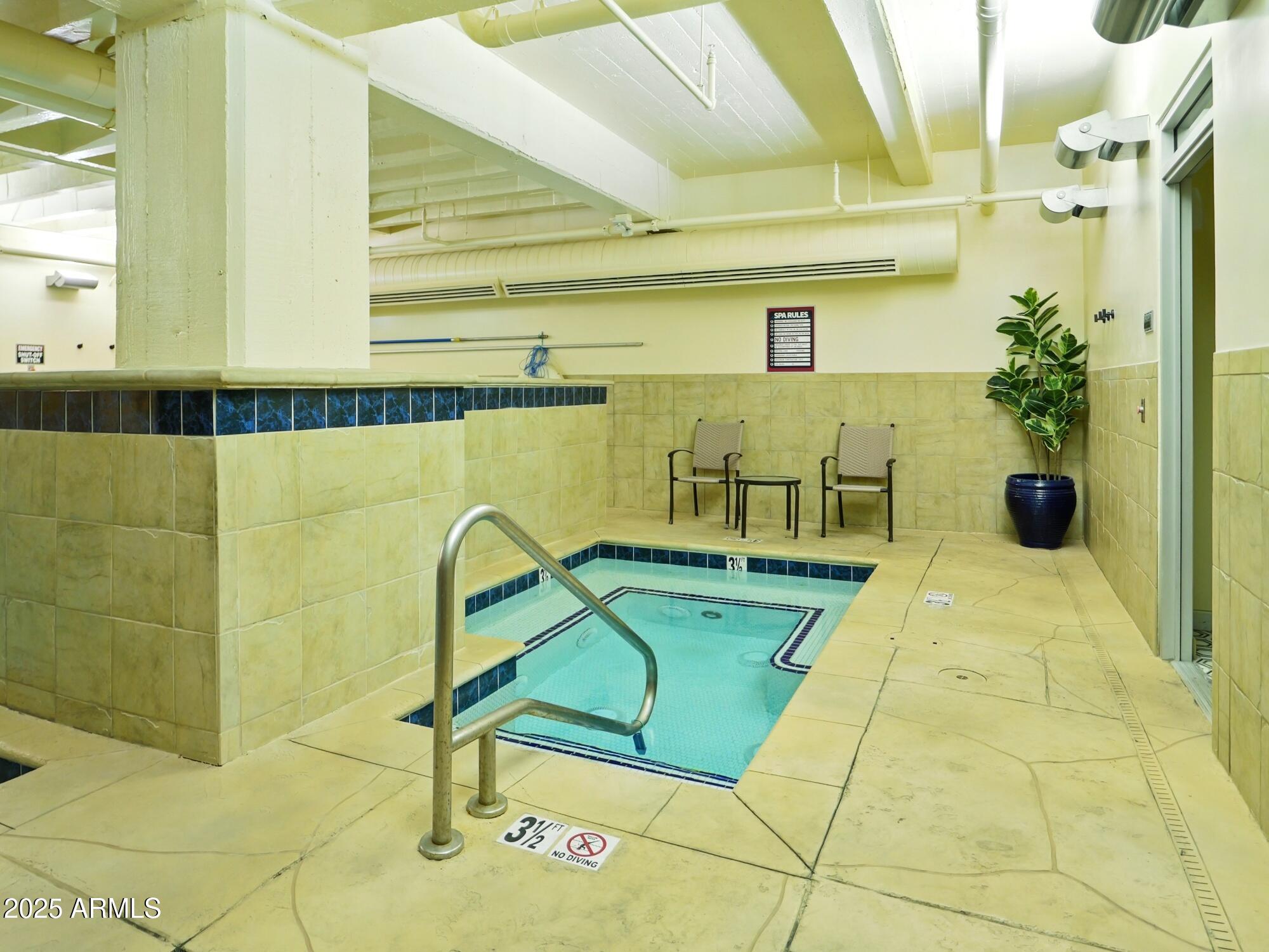 114 W Adams Street, 505