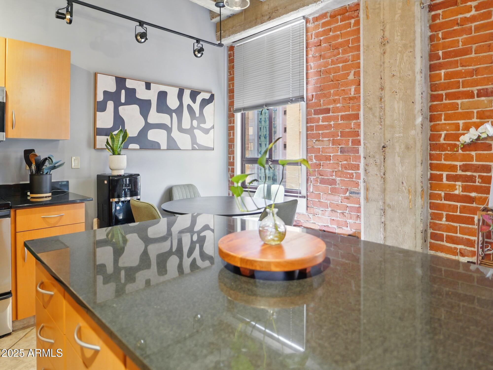 114 W Adams Street, 505