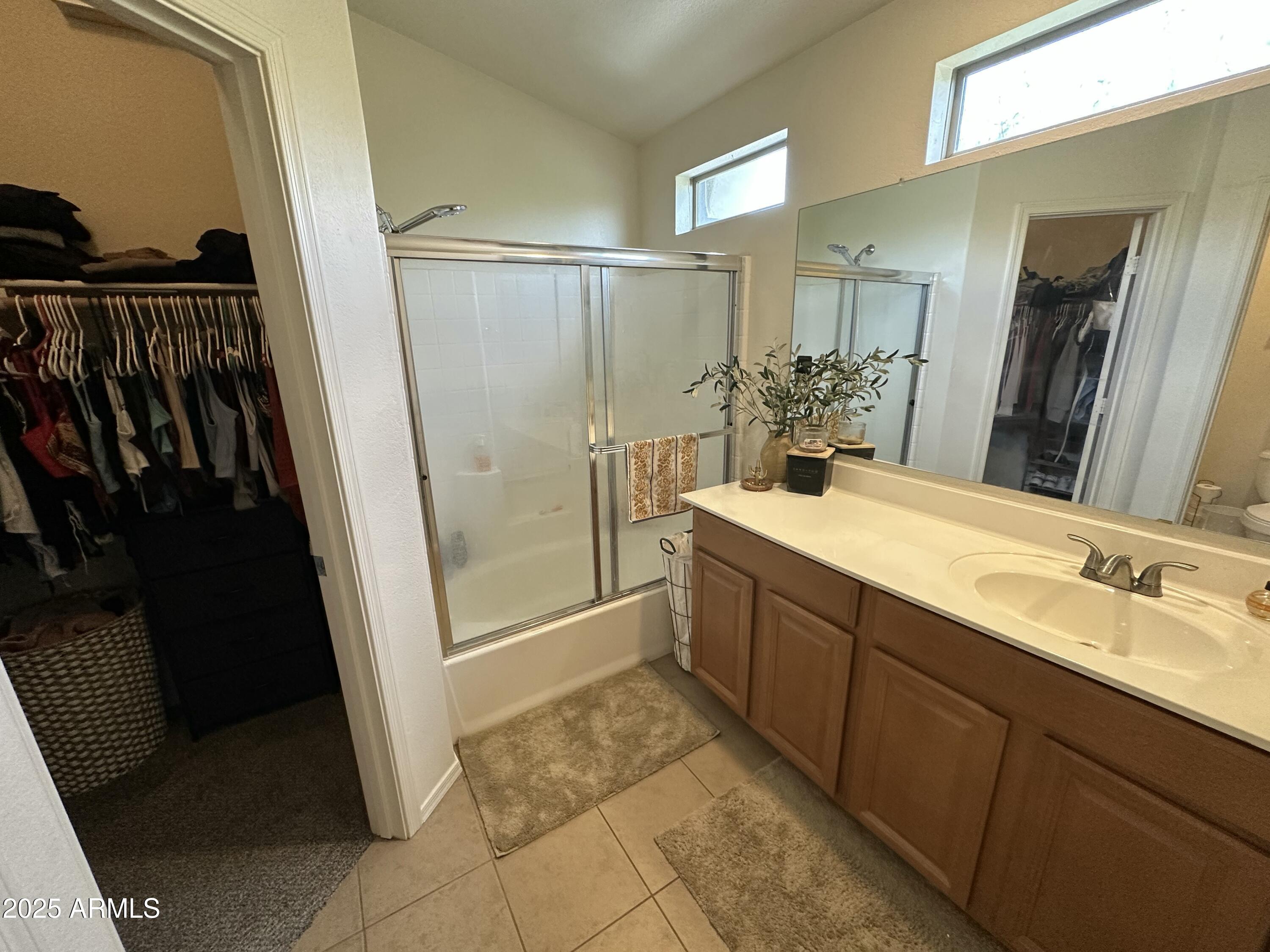 2402 E 5TH Street, 1607