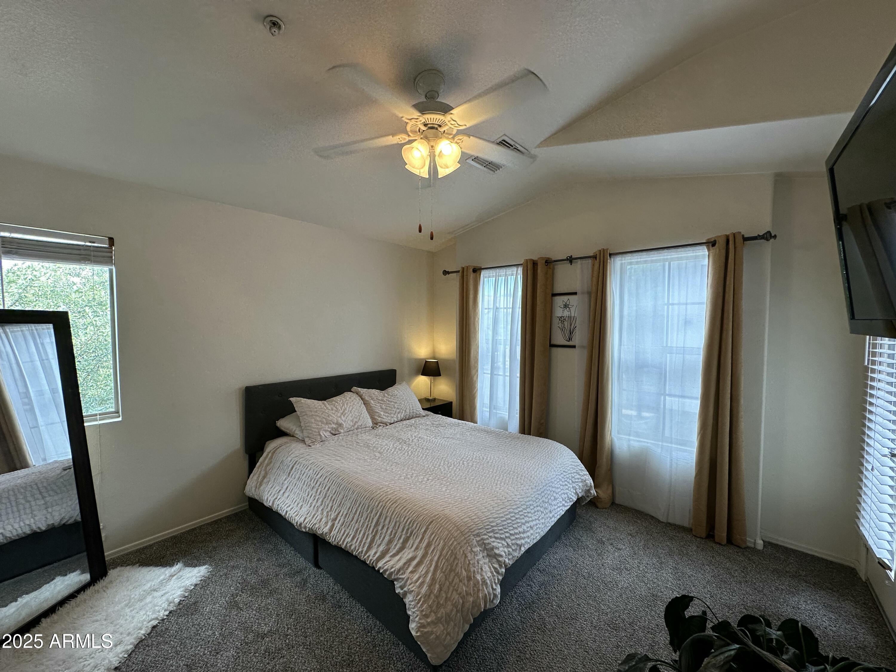 2402 E 5TH Street, 1607