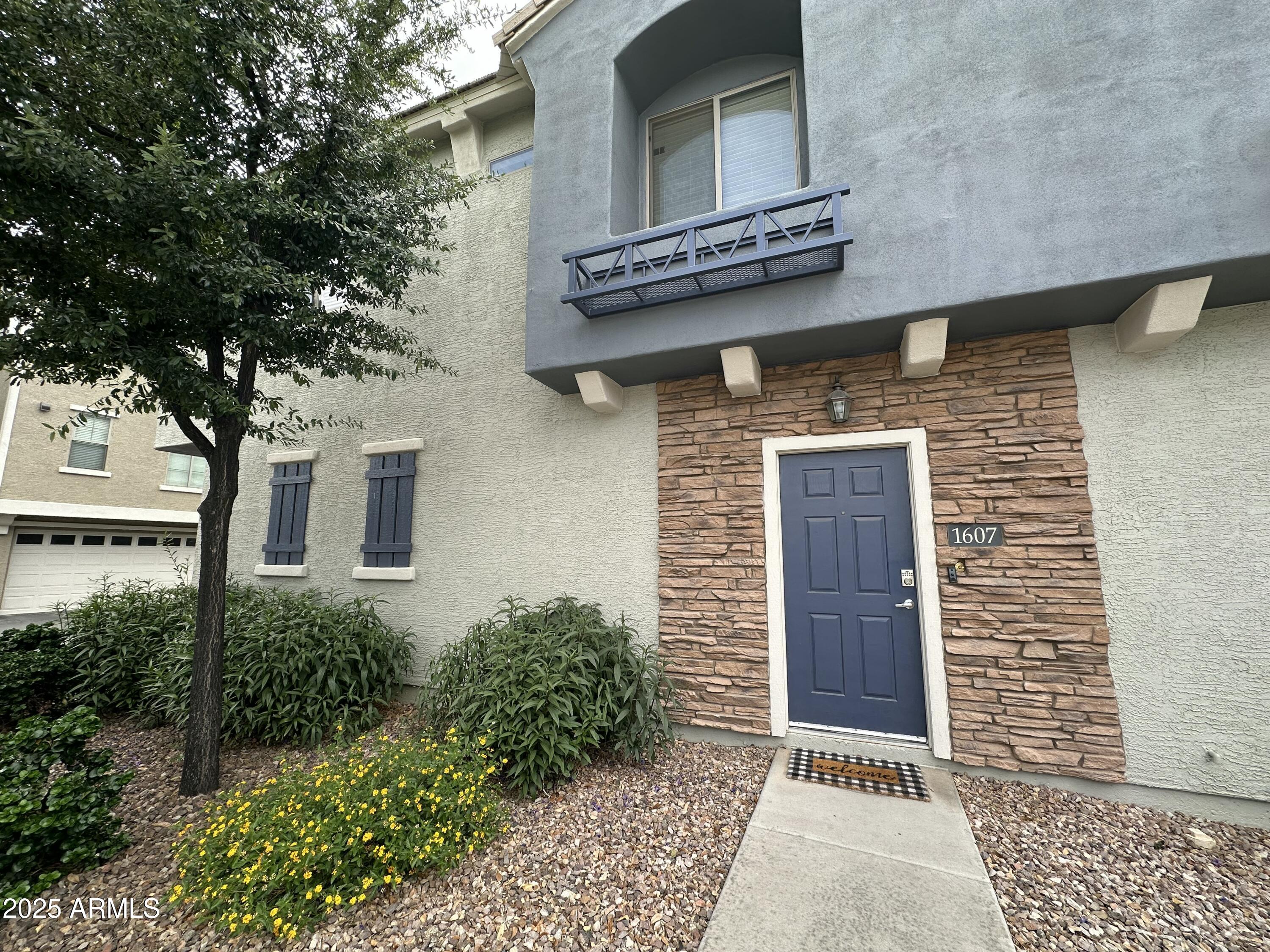 2402 E 5TH Street, 1607