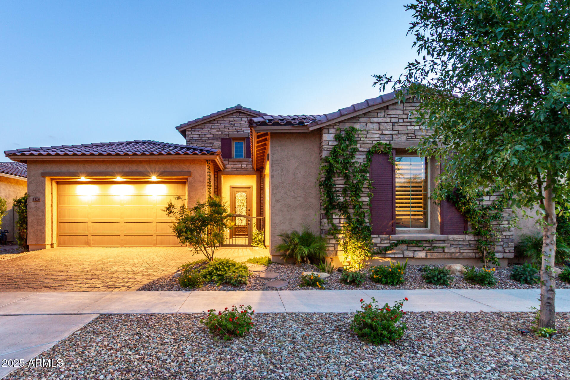 5328 S WESLEY Circle