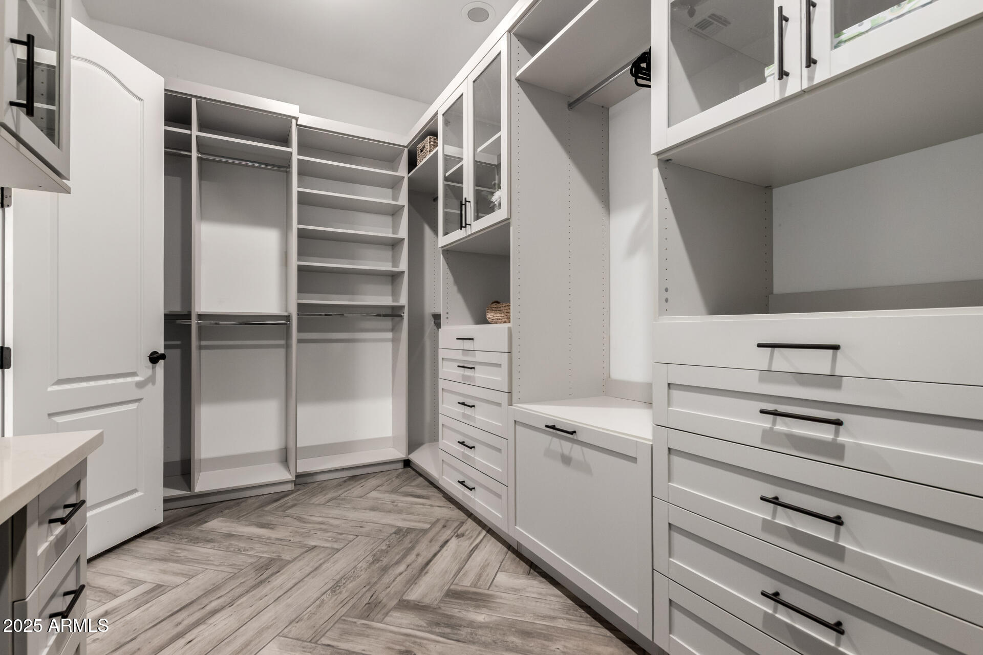 5328 S WESLEY Circle