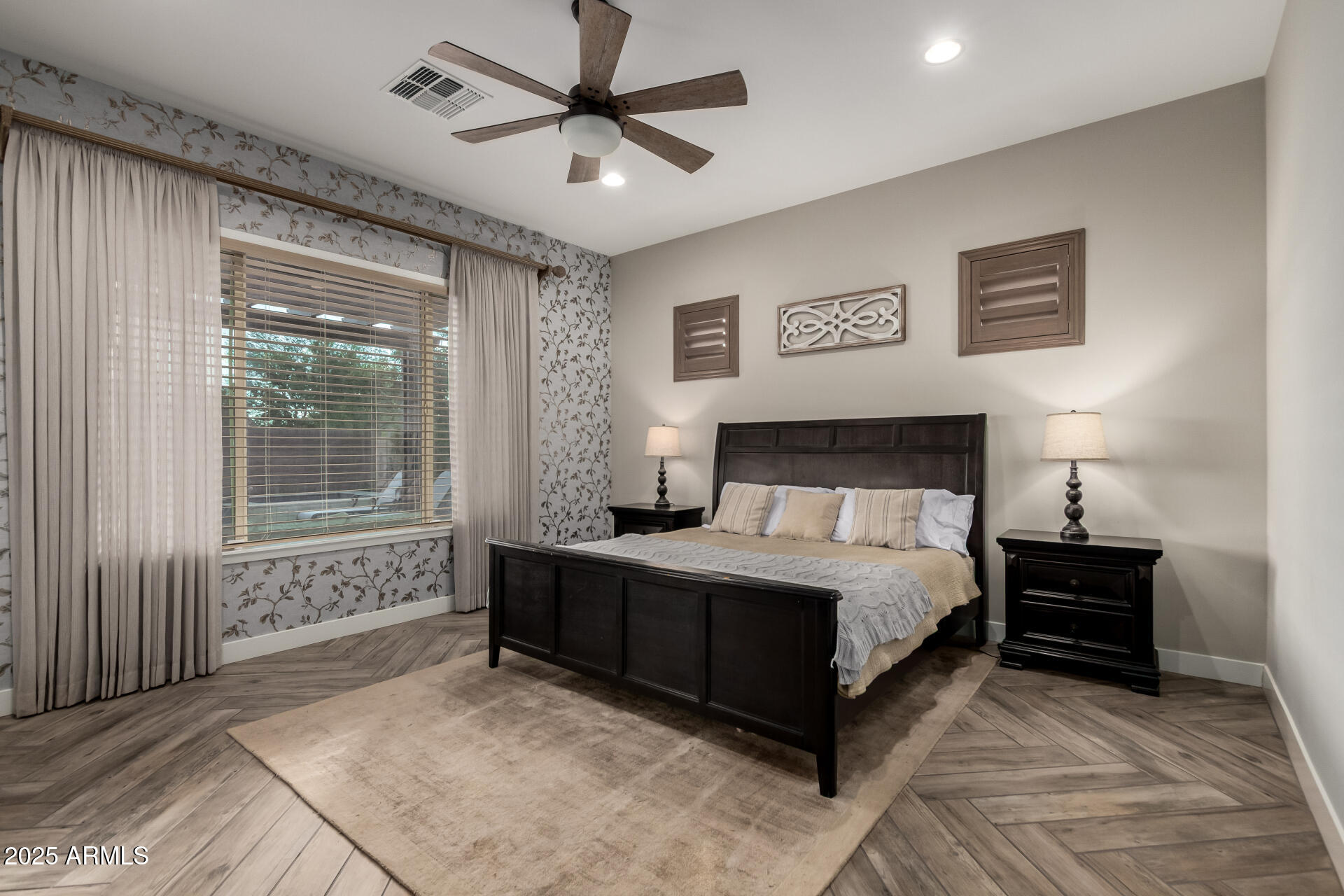 5328 S WESLEY Circle