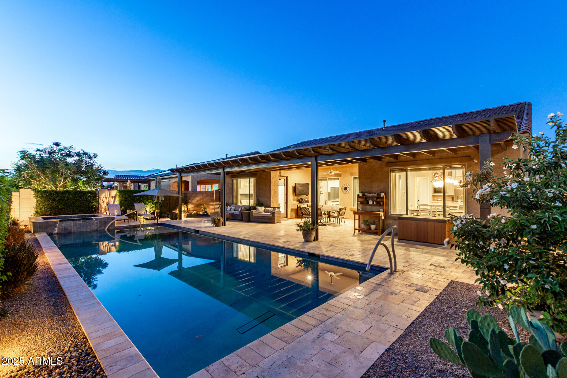 5328 S WESLEY Circle