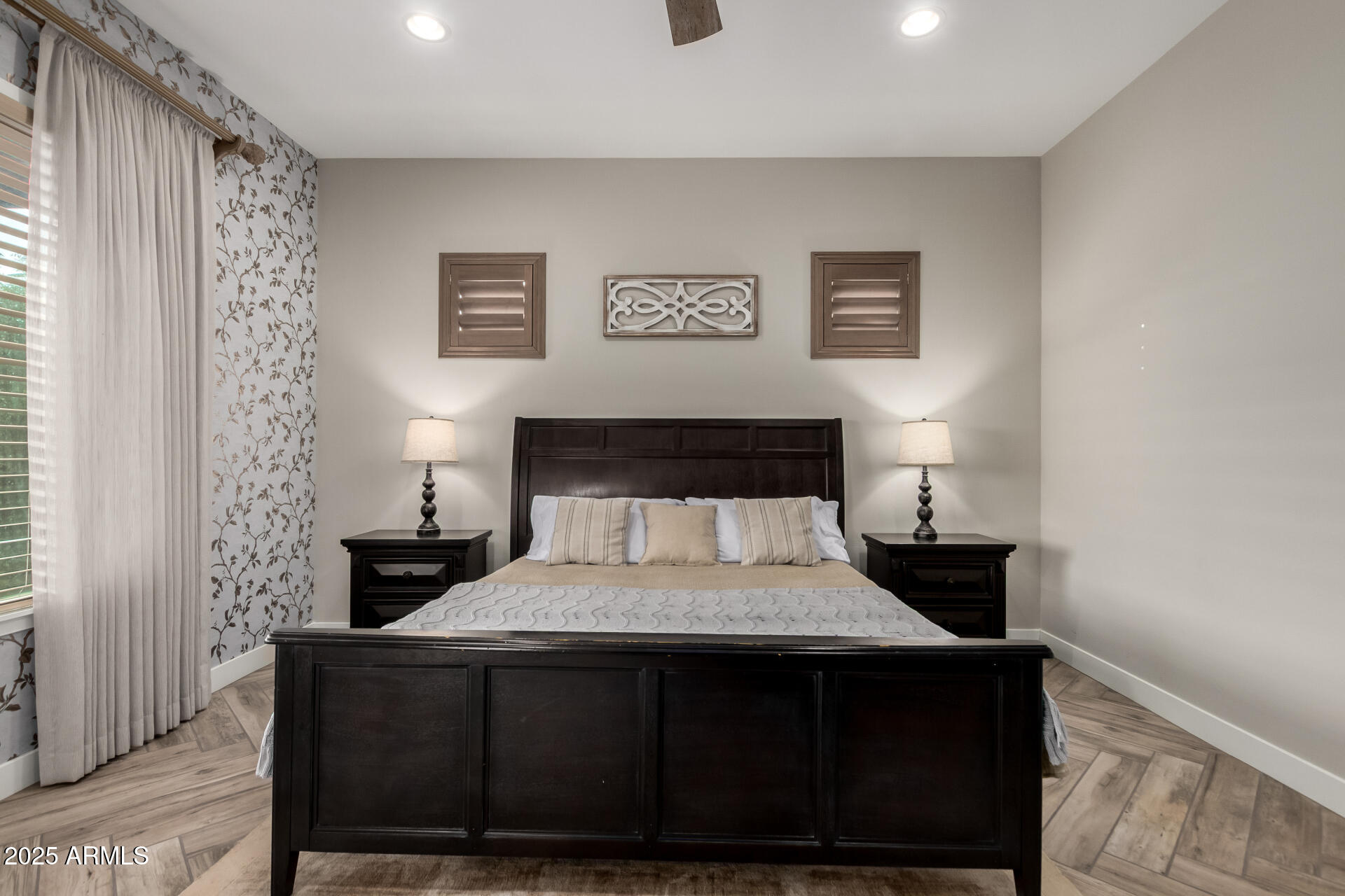 5328 S WESLEY Circle