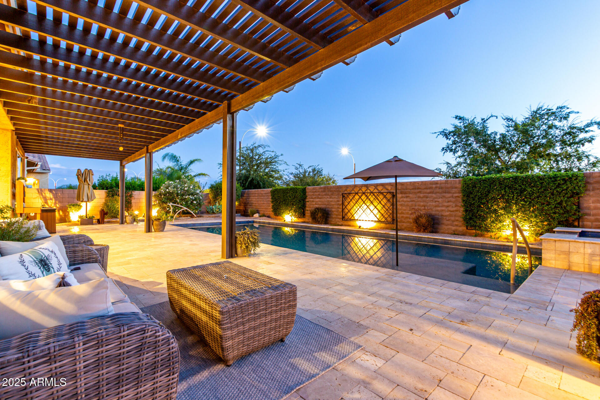 5328 S WESLEY Circle