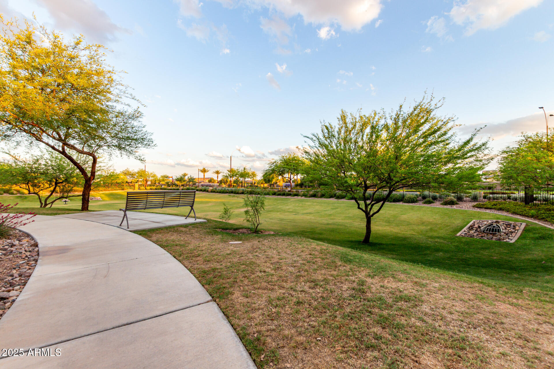 5328 S WESLEY Circle