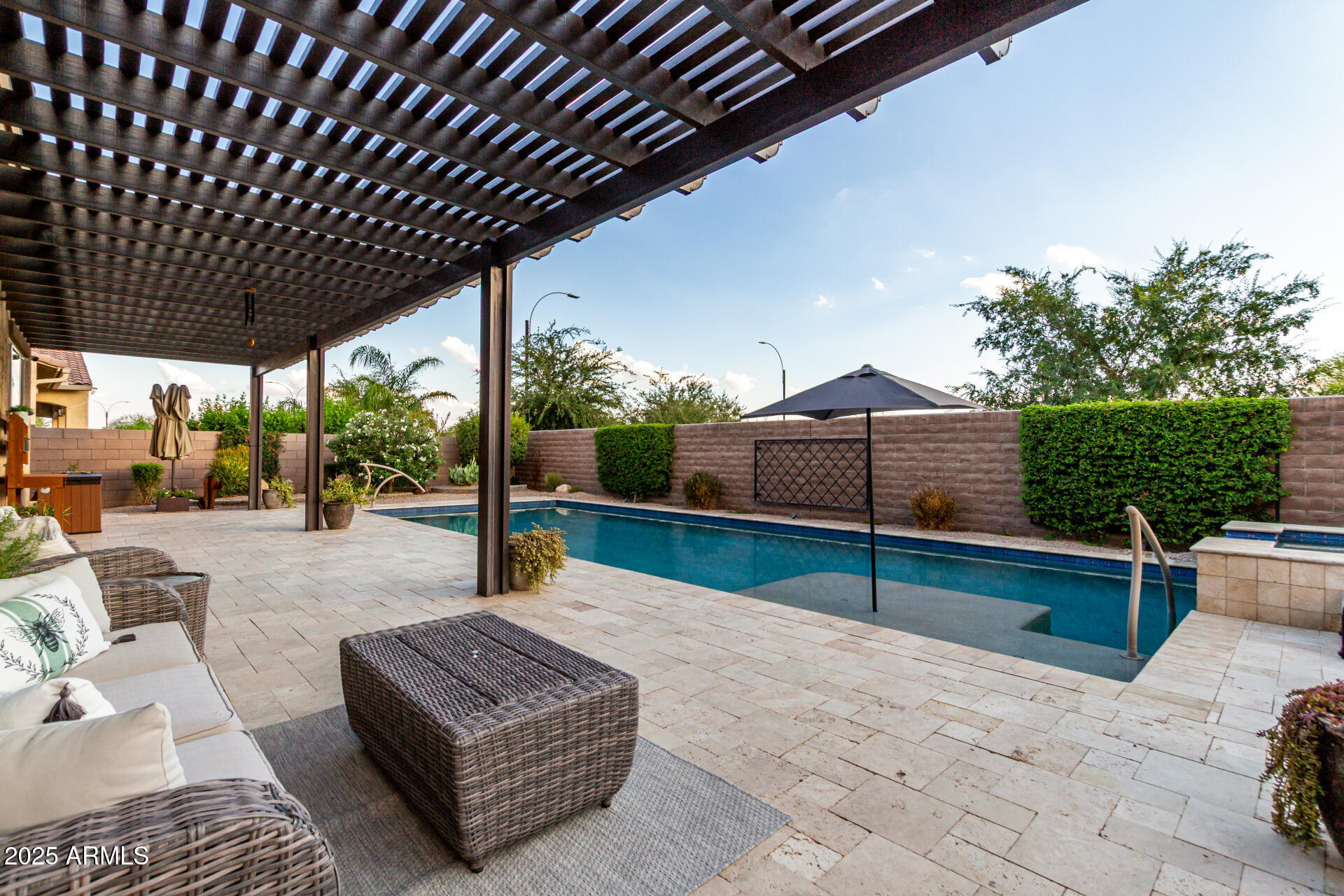 5328 S WESLEY Circle