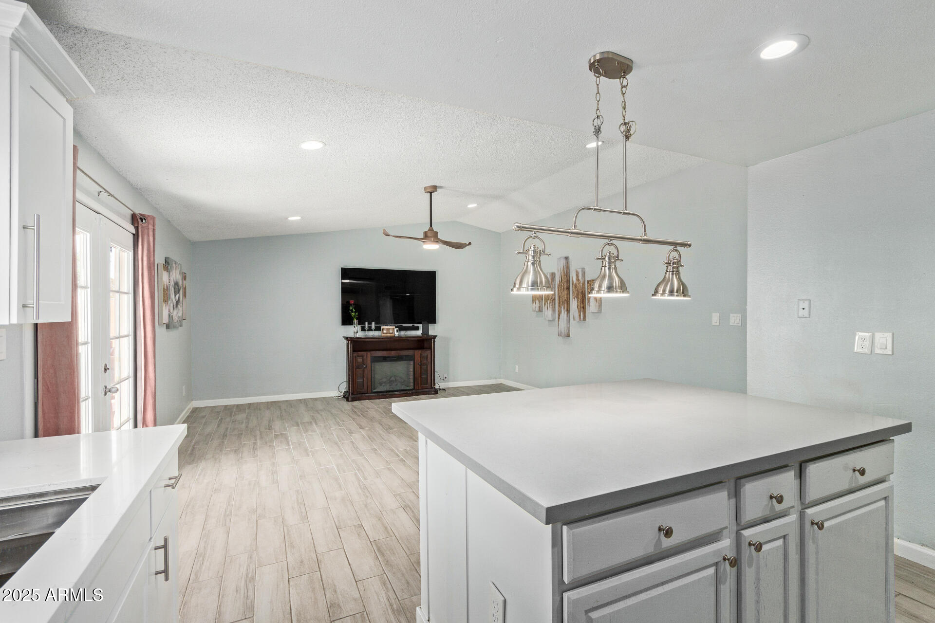 8051 W MARIPOSA Drive