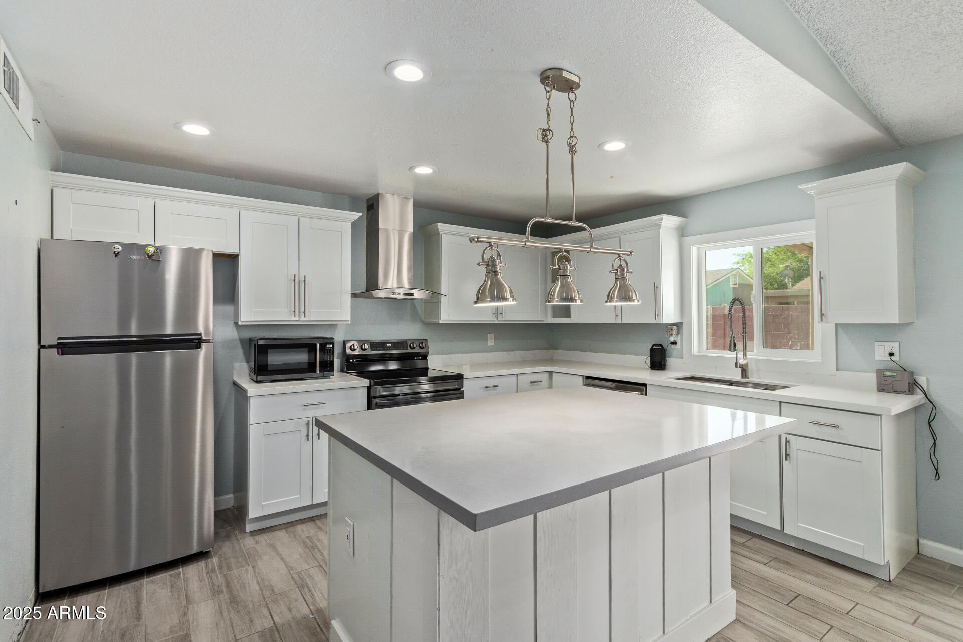 8051 W MARIPOSA Drive