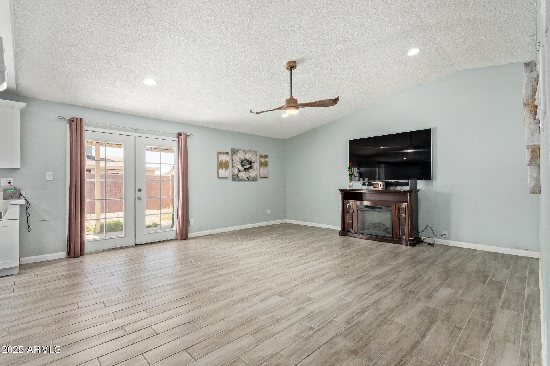 8051 W MARIPOSA Drive