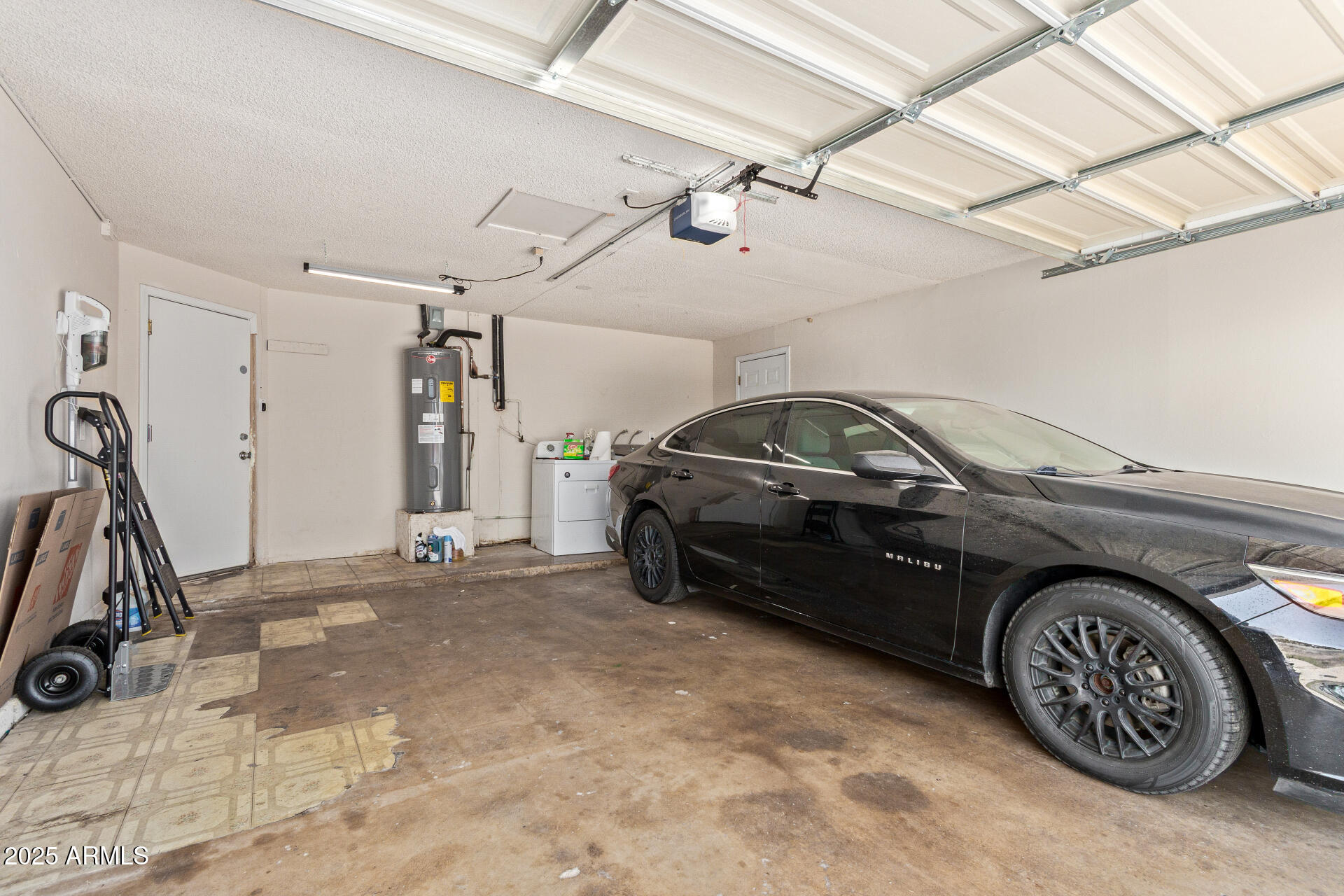 8051 W MARIPOSA Drive