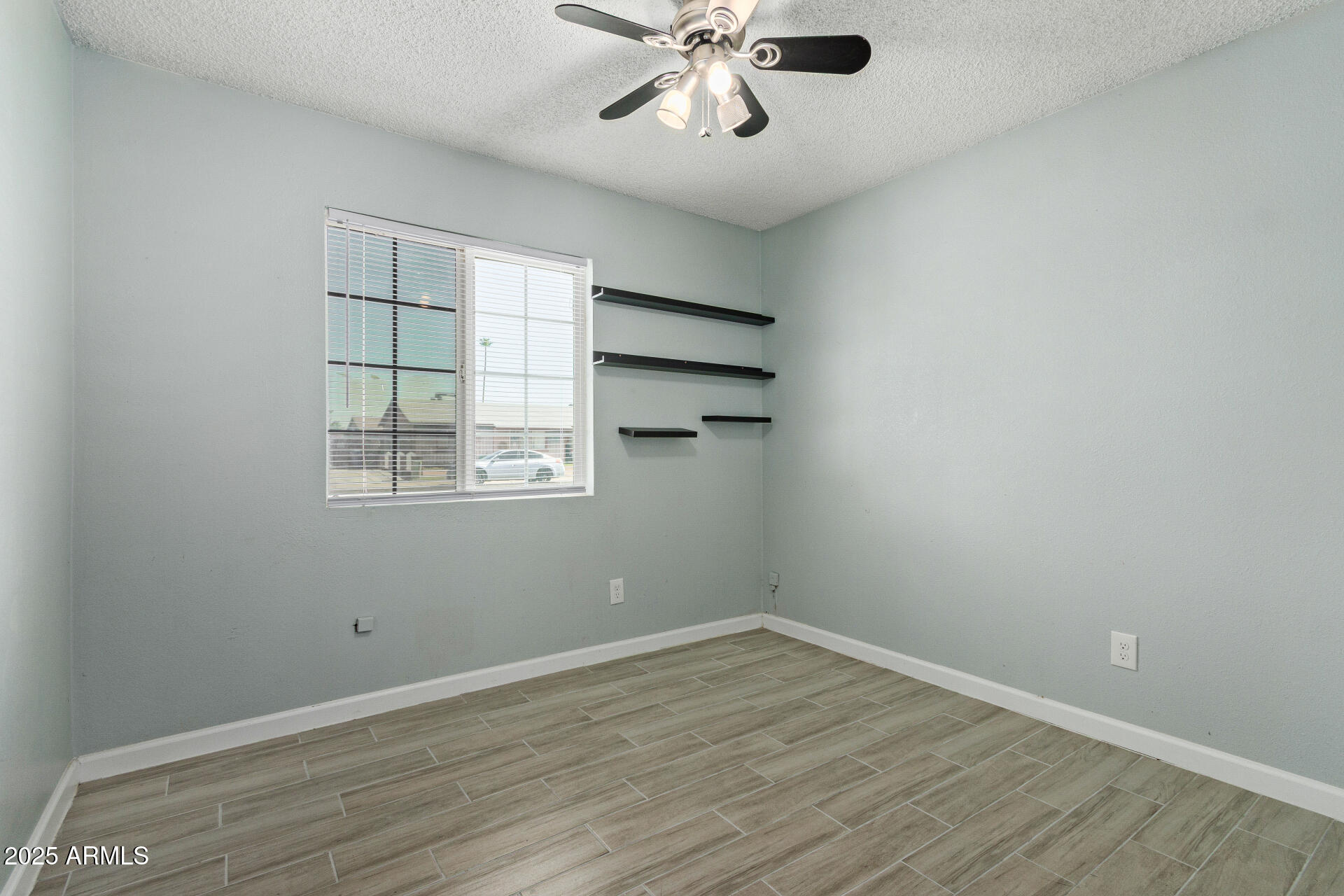 8051 W MARIPOSA Drive