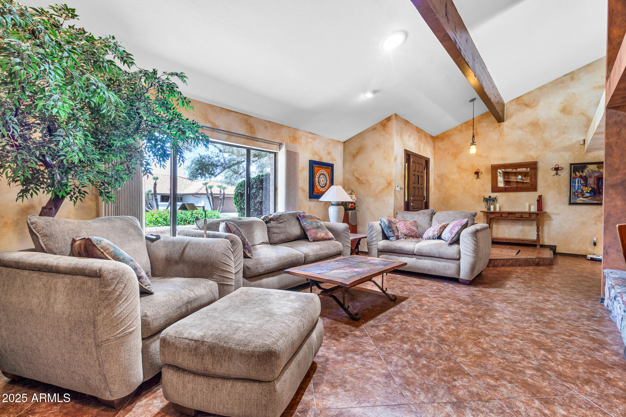 3027 N NEBRASKA Street