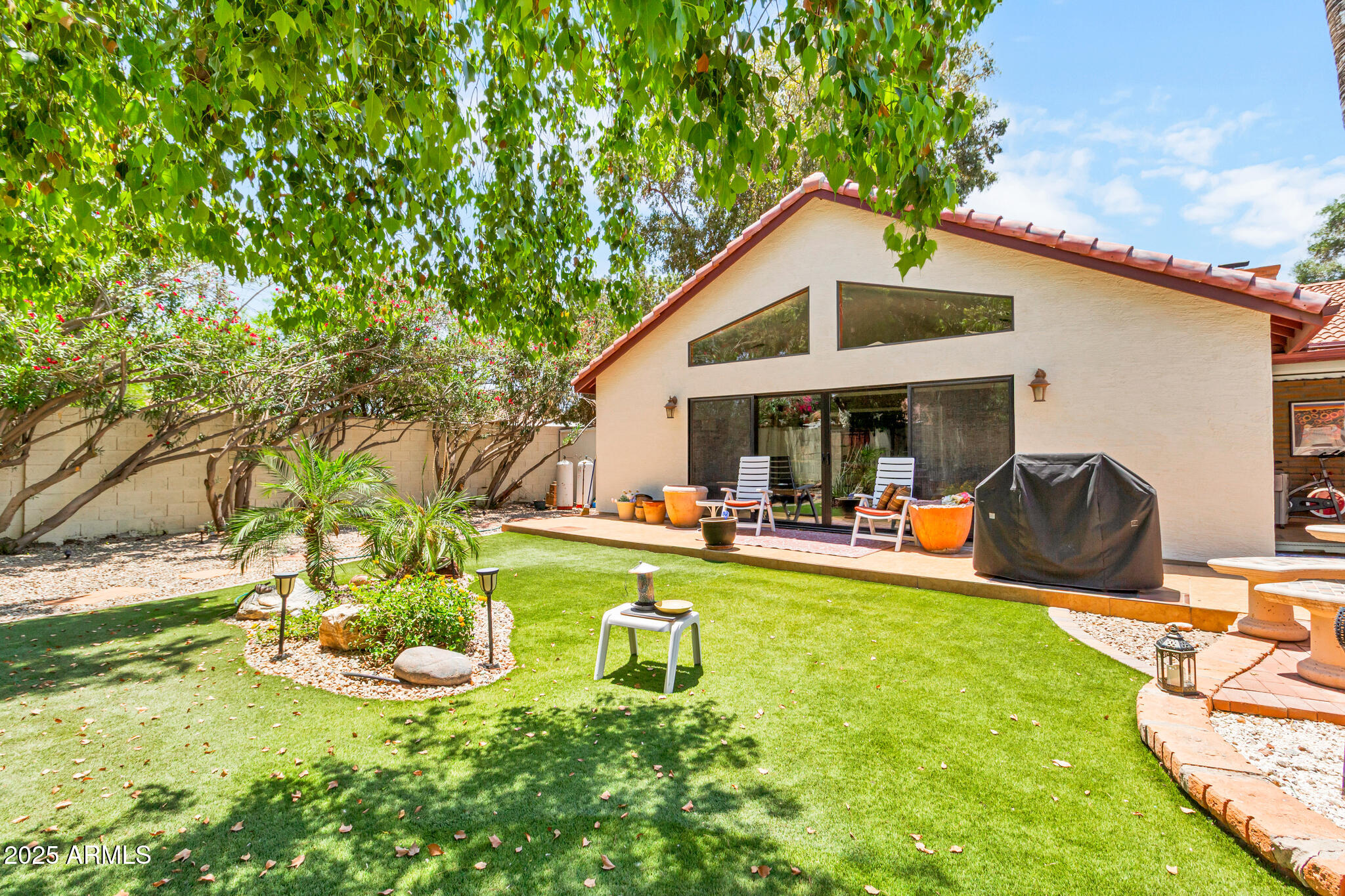 3027 N NEBRASKA Street