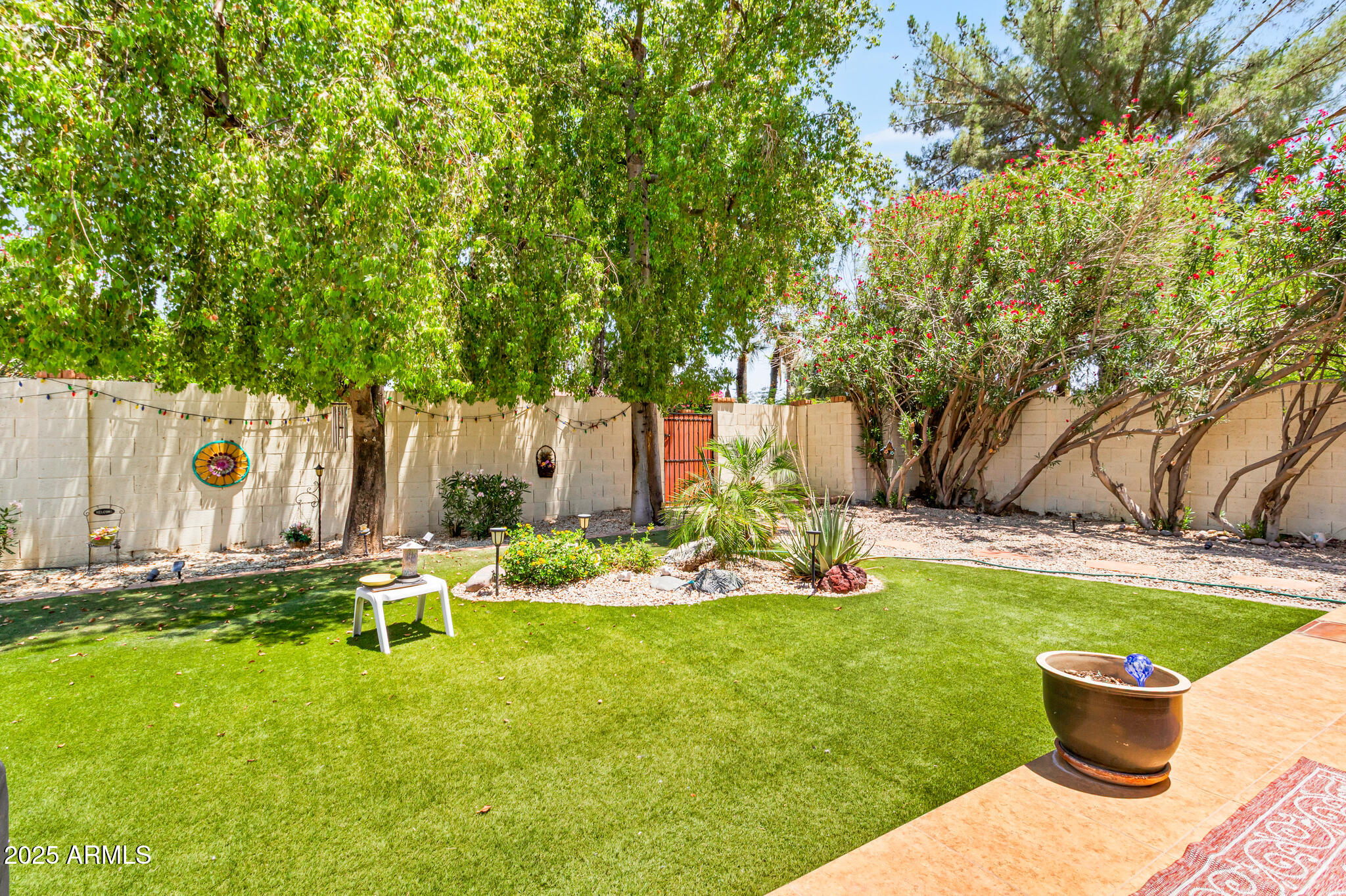 3027 N NEBRASKA Street