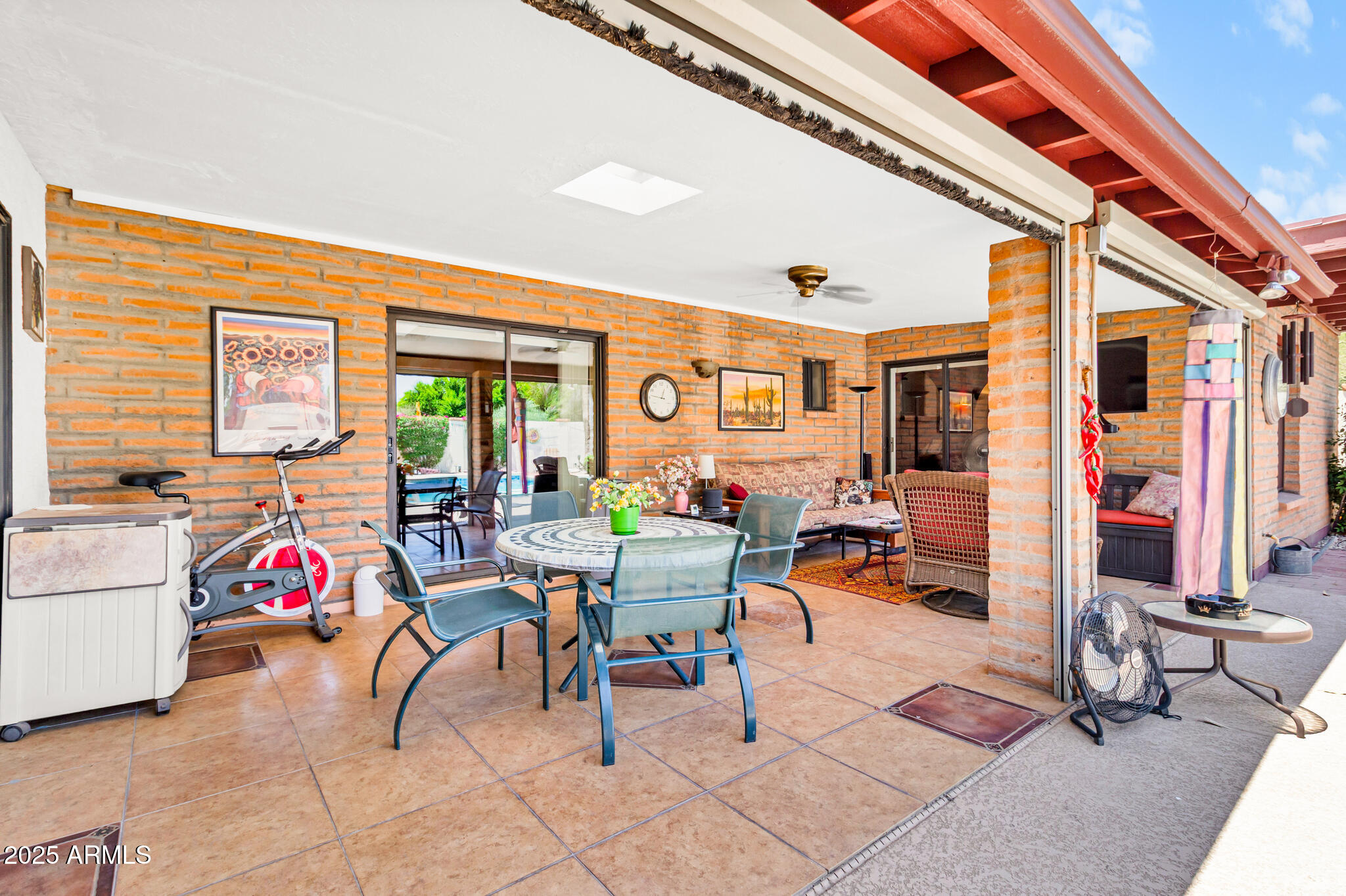 3027 N NEBRASKA Street