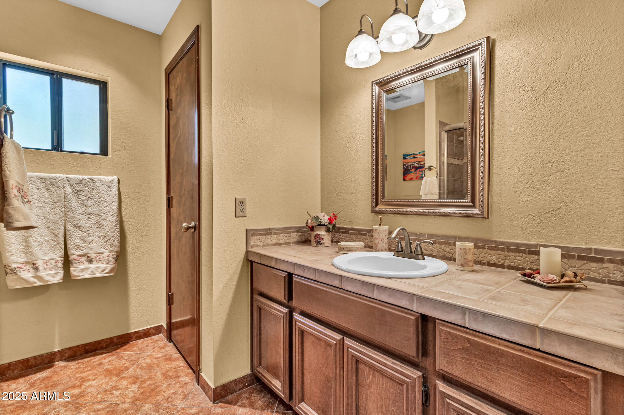 3027 N NEBRASKA Street