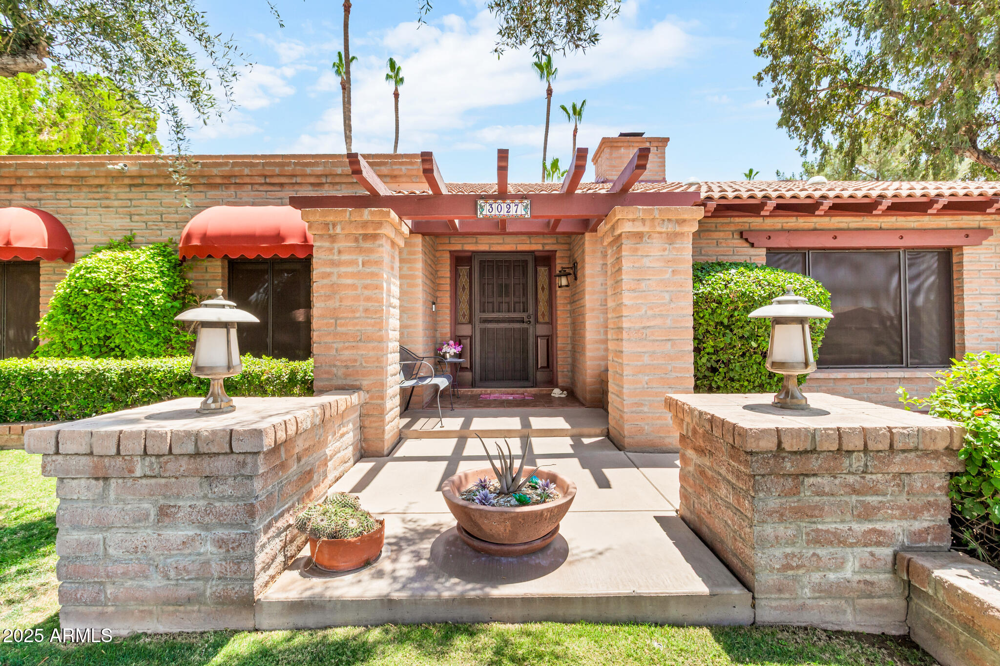 3027 N NEBRASKA Street