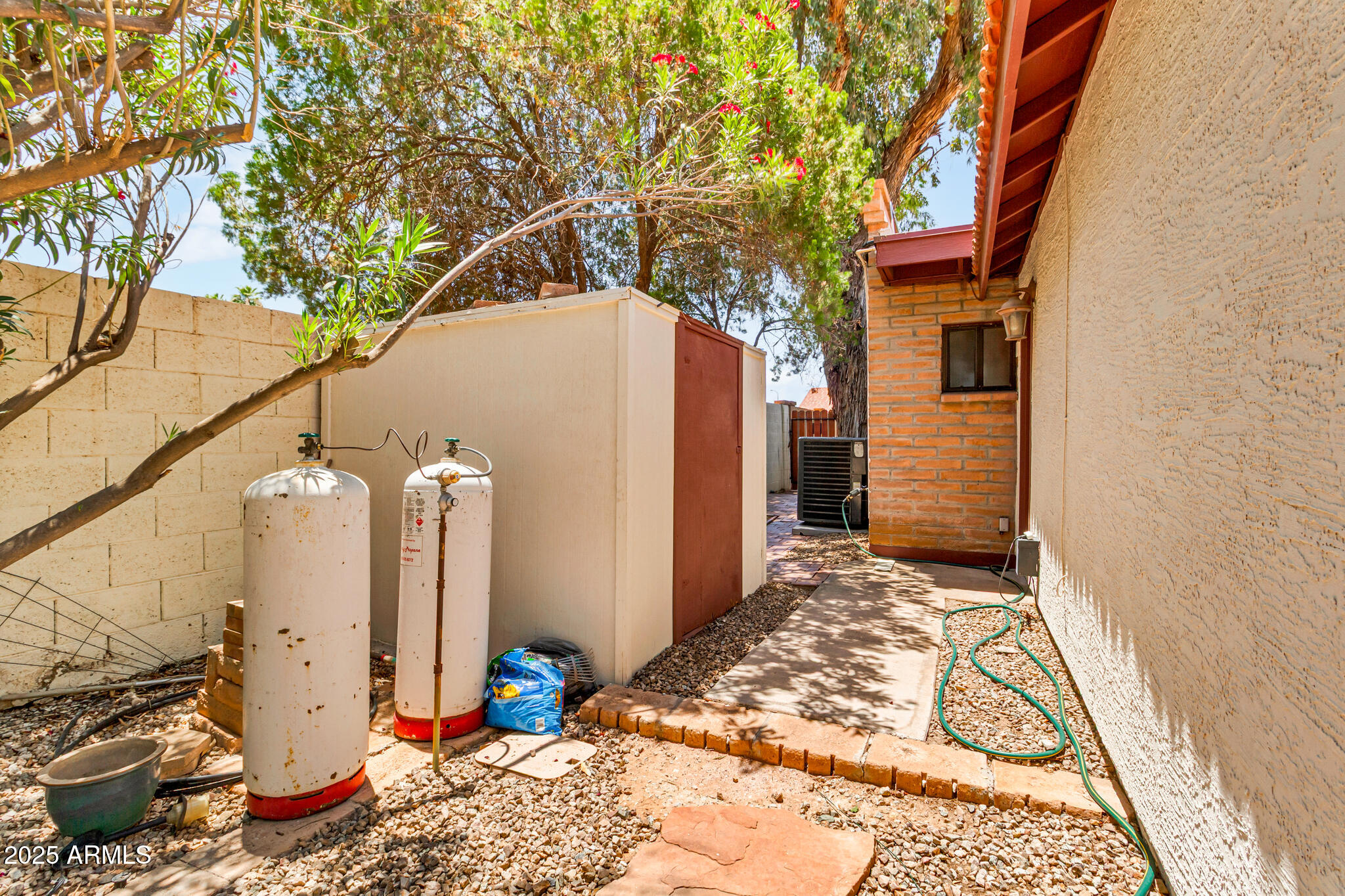 3027 N NEBRASKA Street