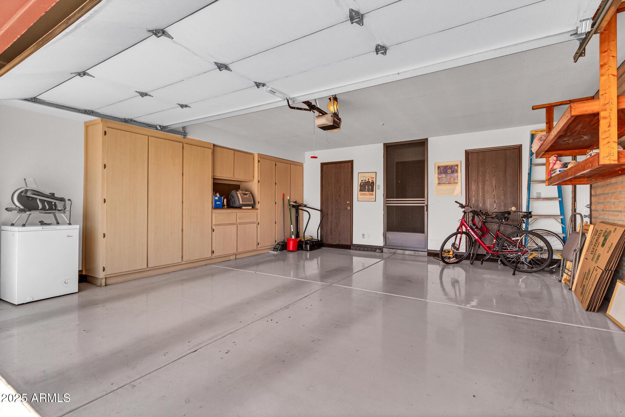 3027 N NEBRASKA Street