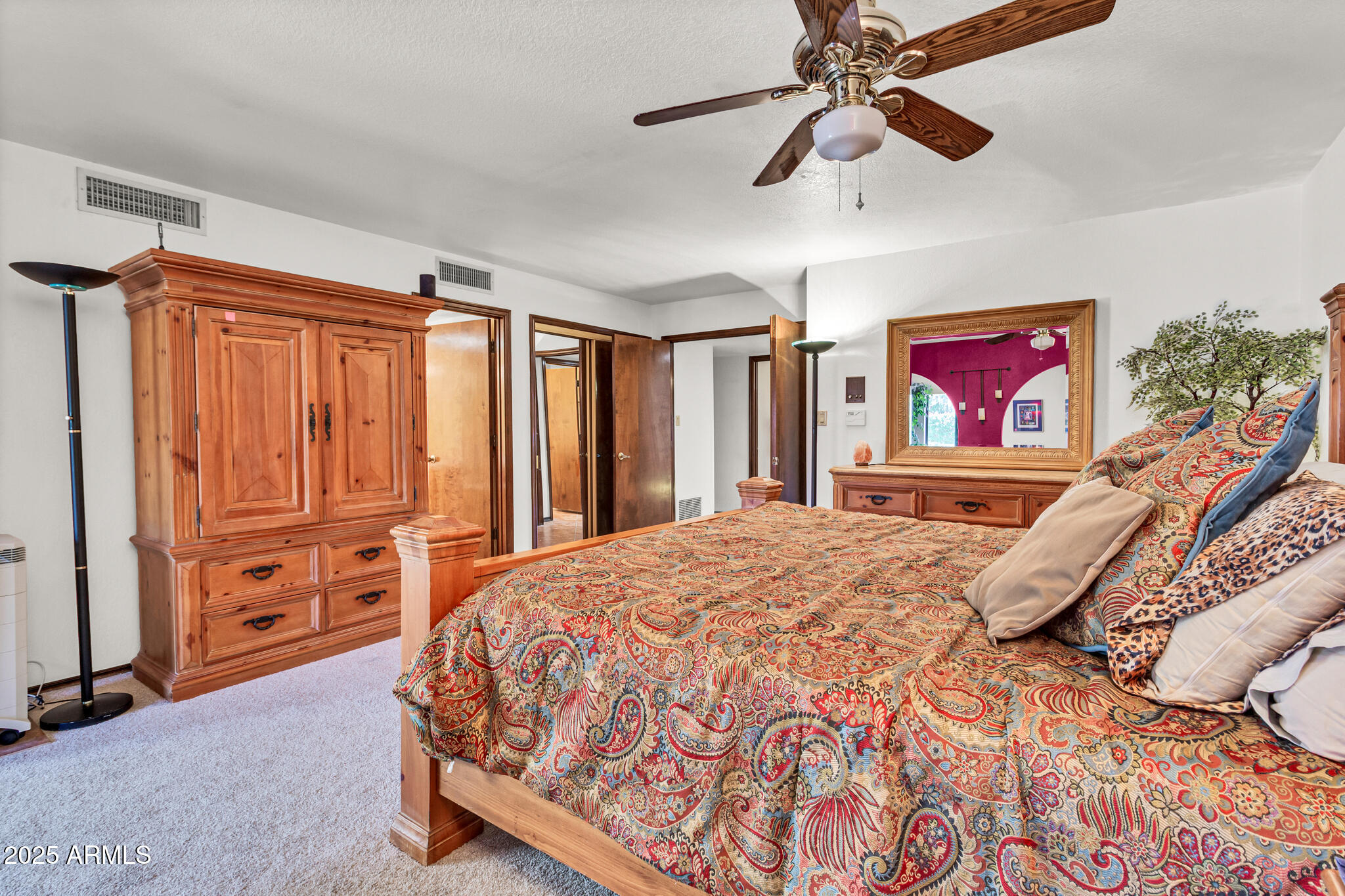 3027 N NEBRASKA Street