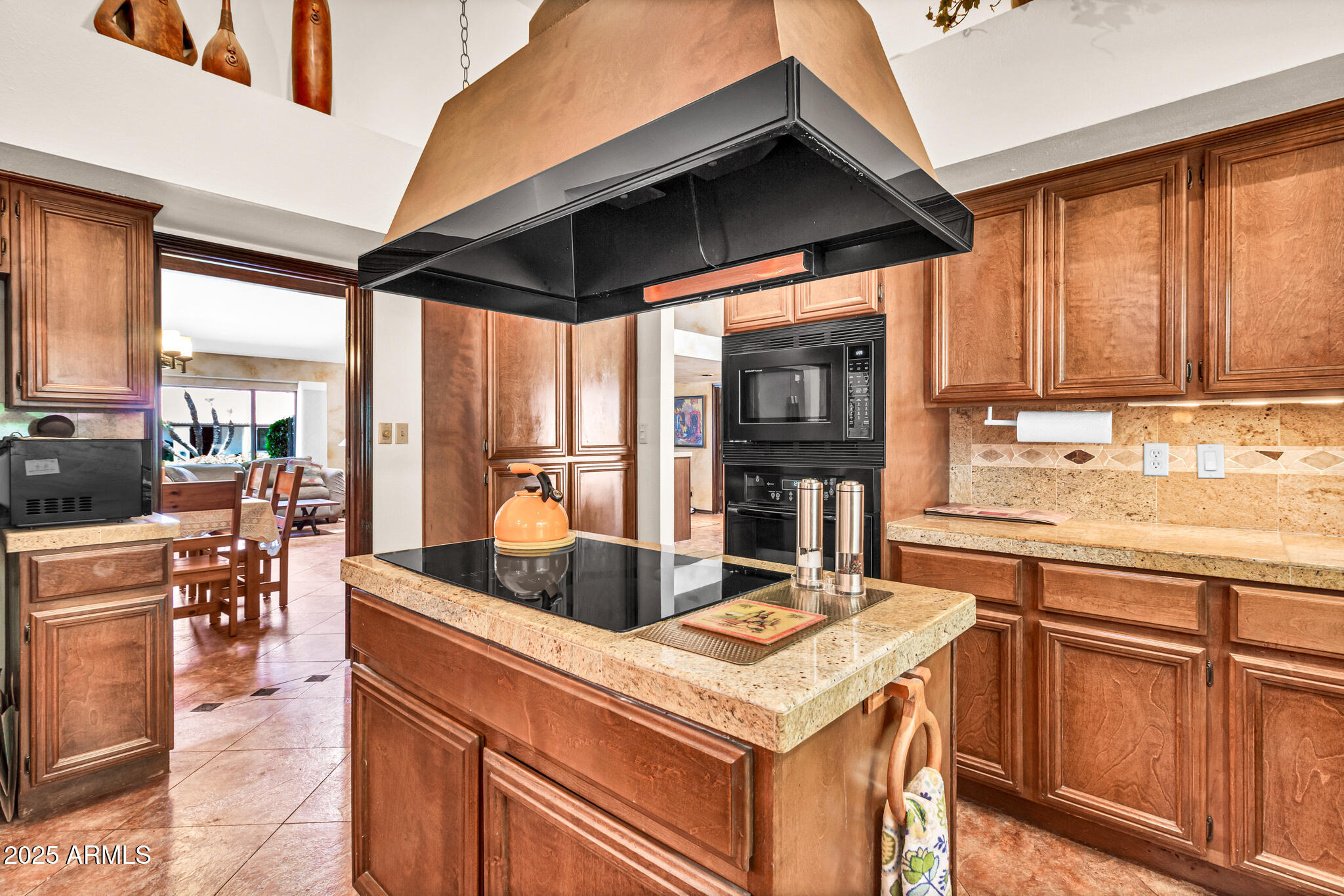 3027 N NEBRASKA Street