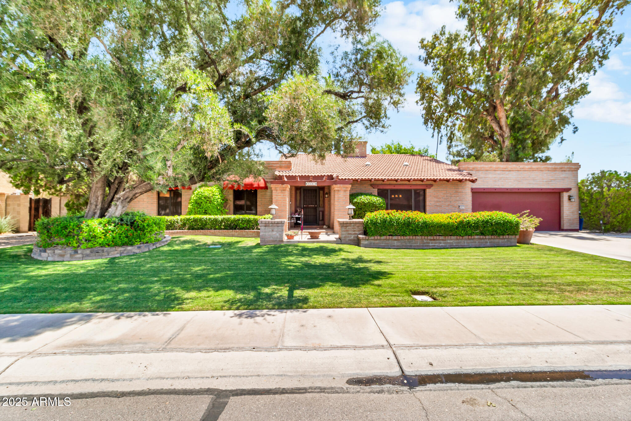 3027 N NEBRASKA Street