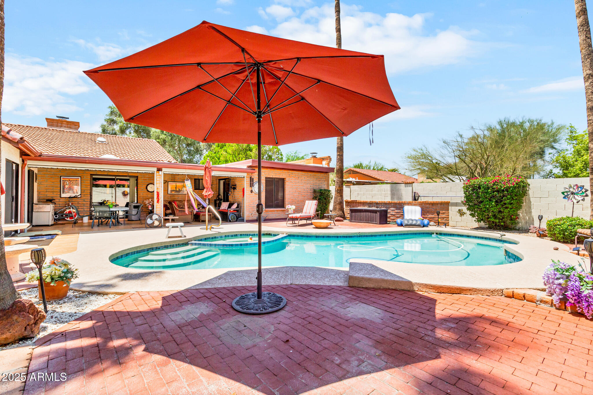 3027 N NEBRASKA Street