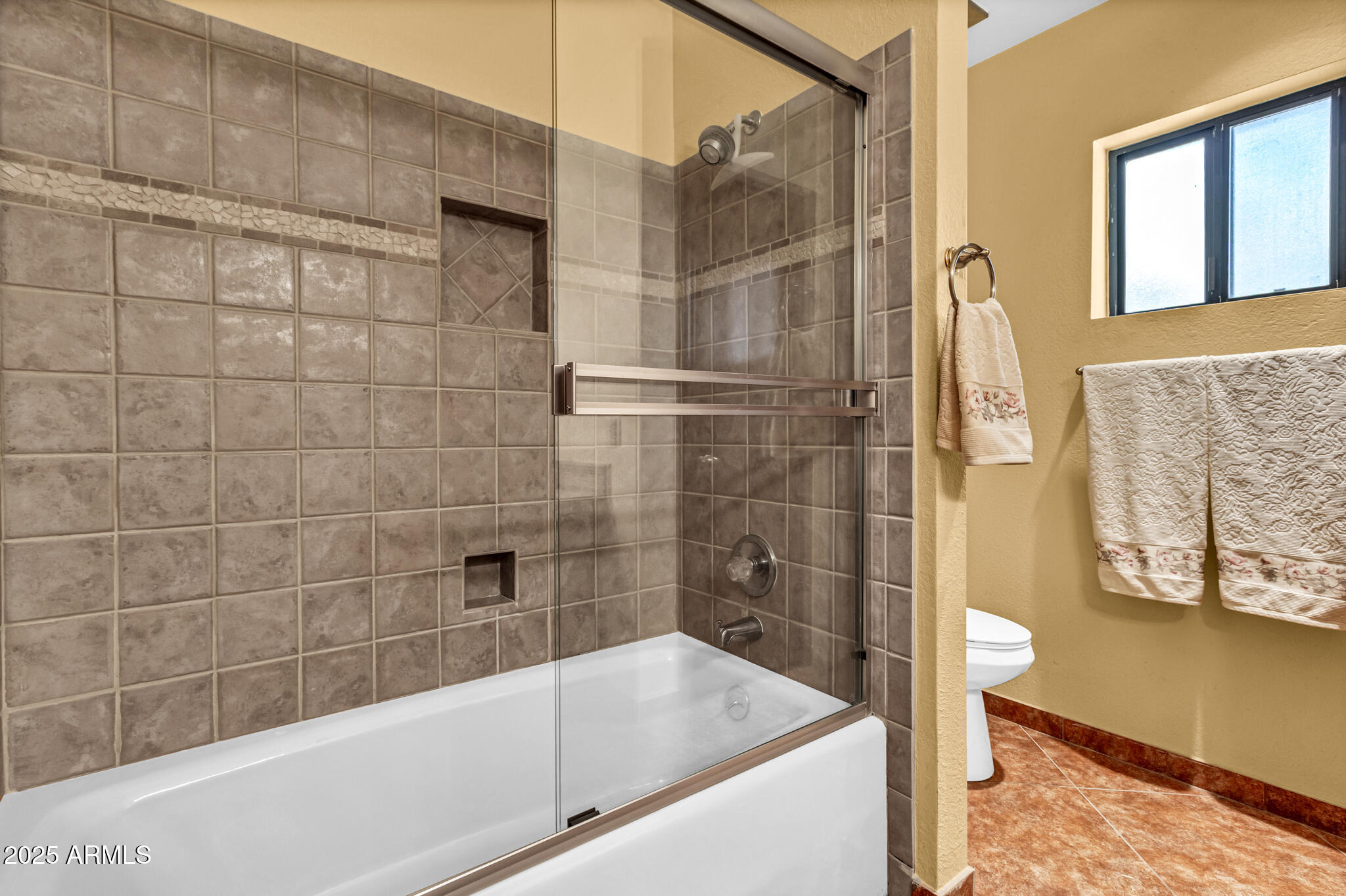 3027 N NEBRASKA Street