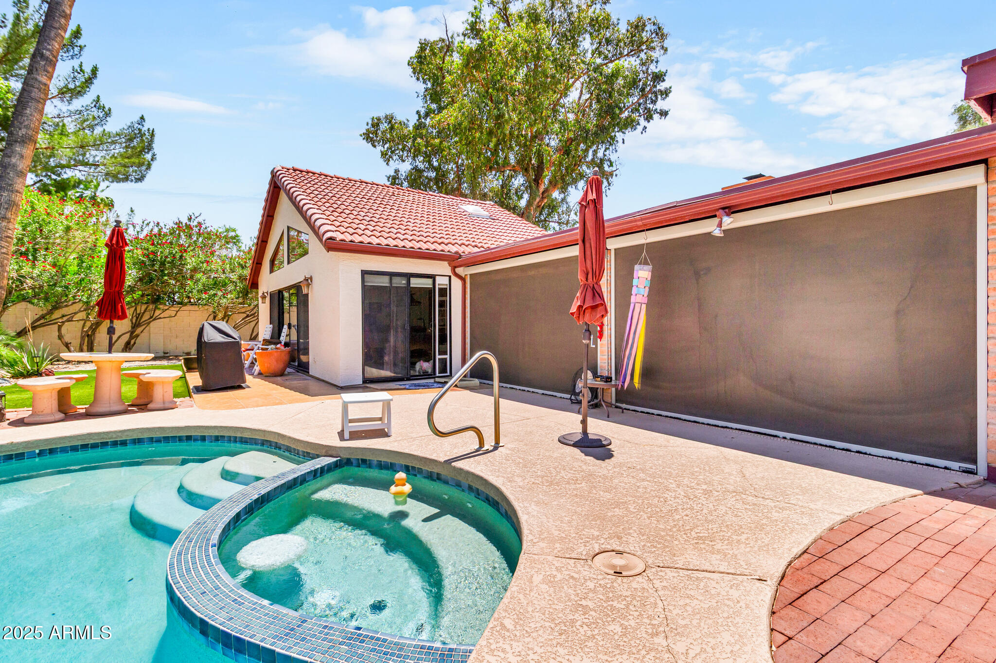 3027 N NEBRASKA Street