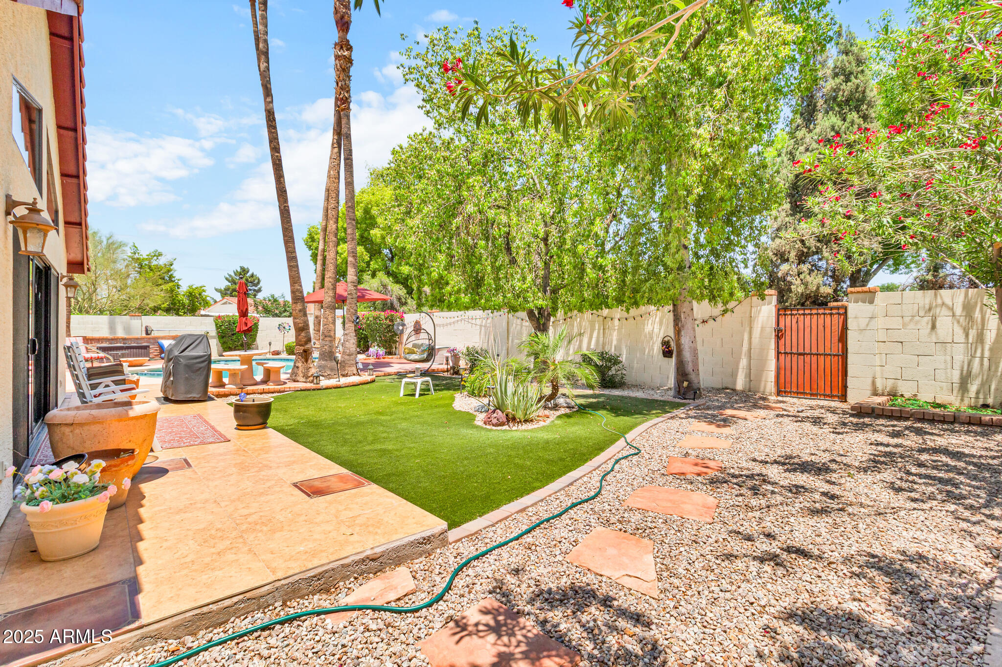 3027 N NEBRASKA Street