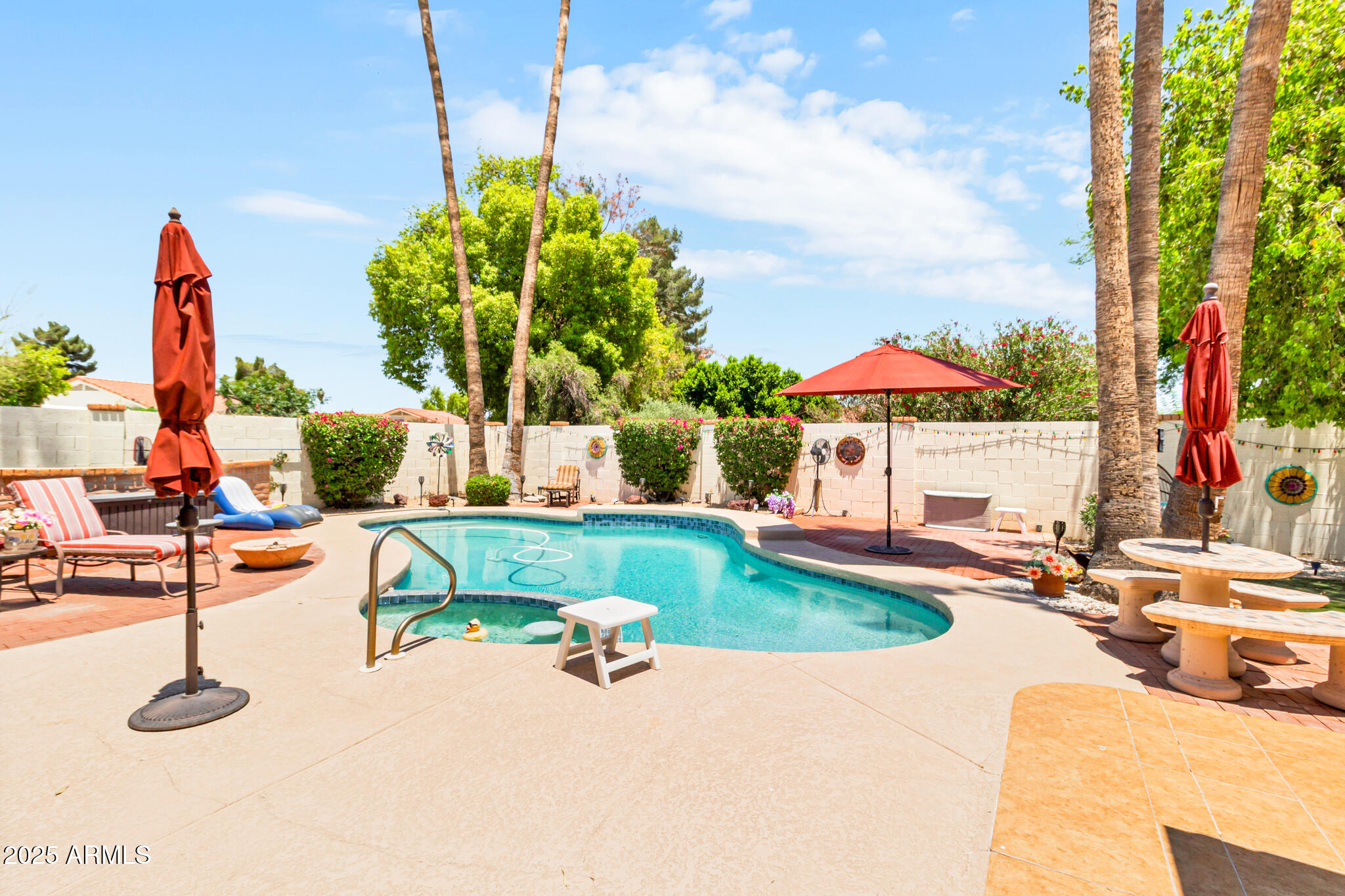 3027 N NEBRASKA Street